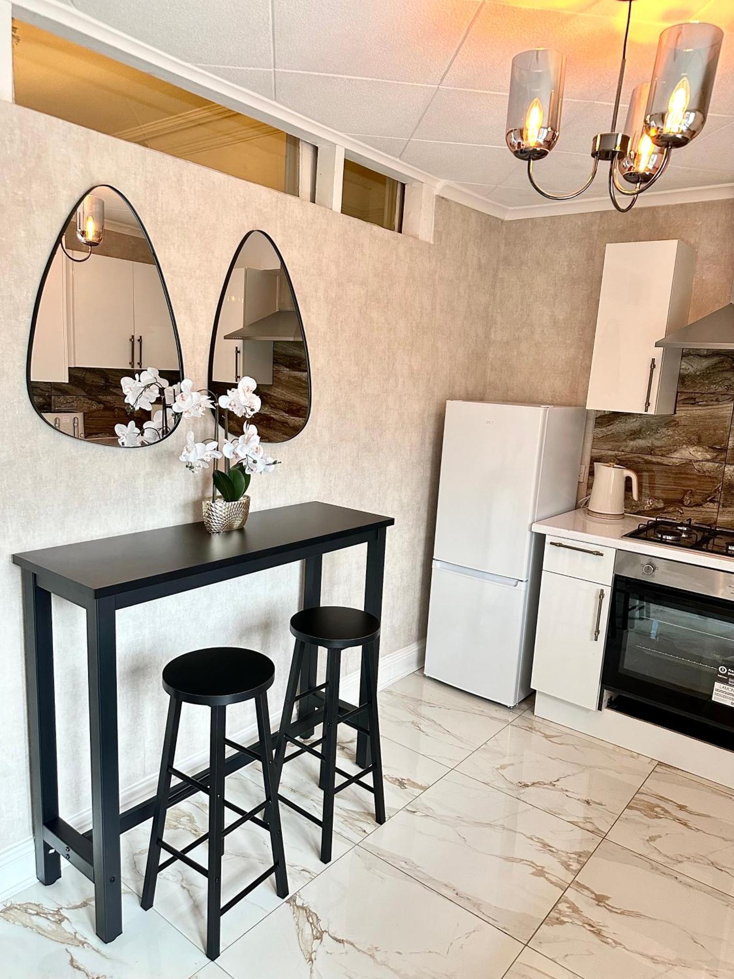 Apartment Elegant In *
