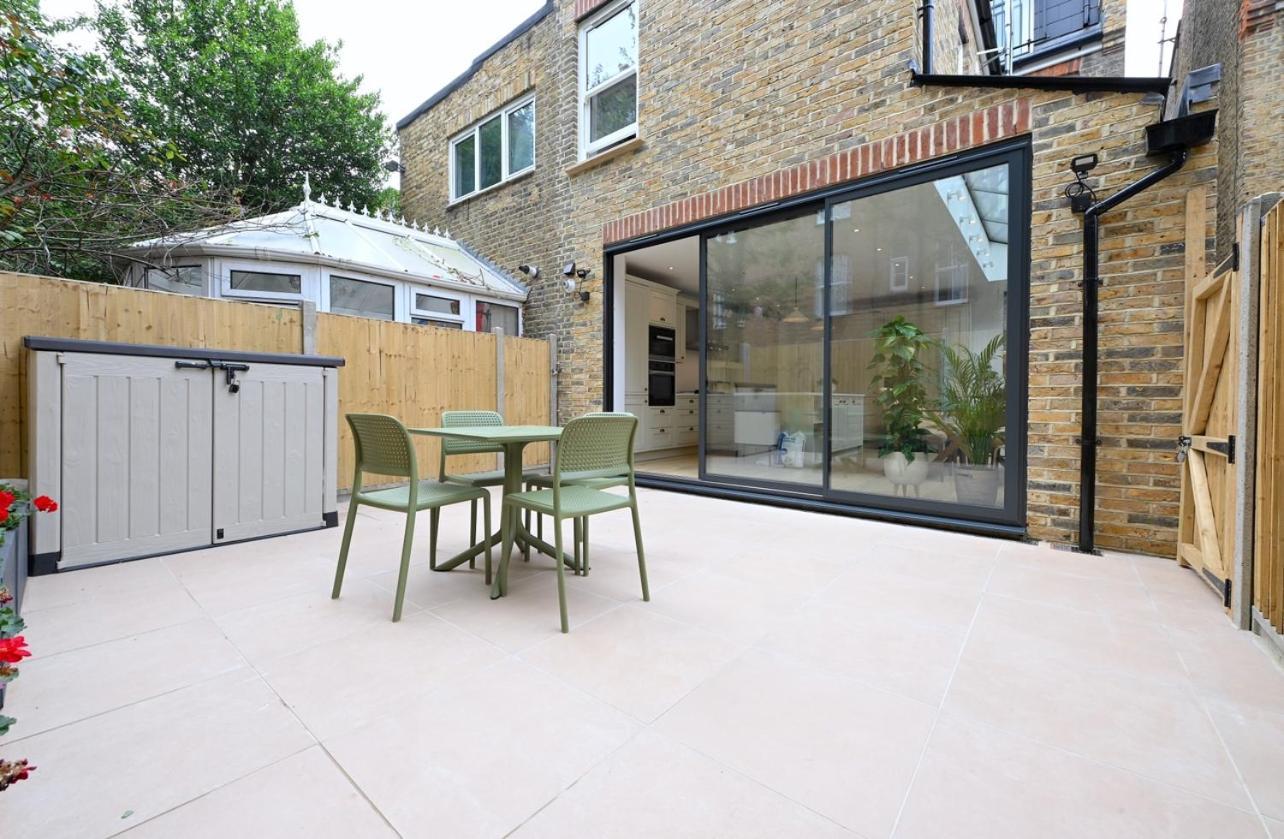 Holiday home Stylish & Spacious 4 Beds House London