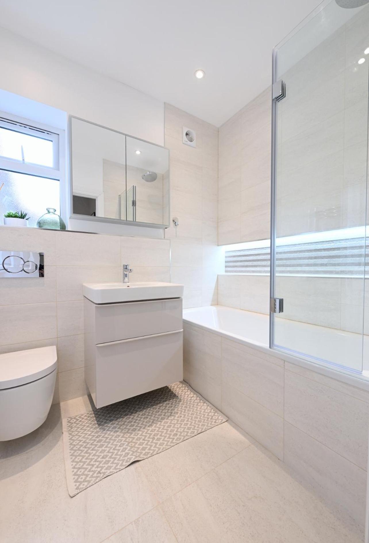 Stylish & Spacious 4 Beds House Holiday home *