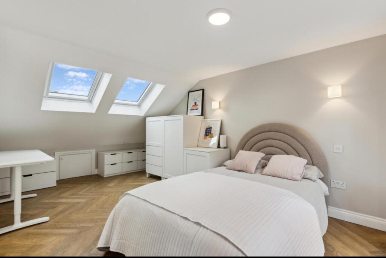 Stylish & Spacious 4 Beds House Holiday home