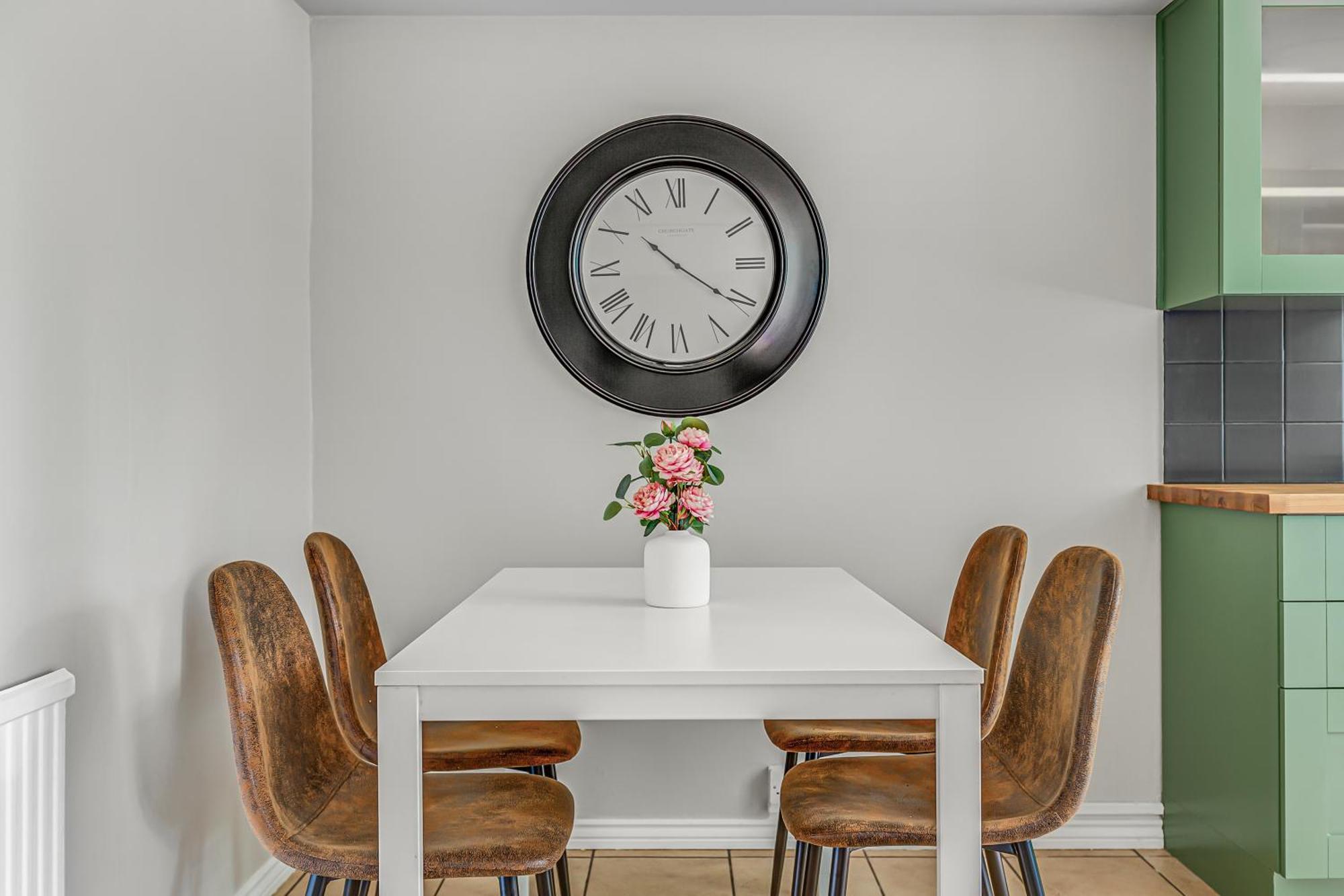 Riverside Retreat In Putney London