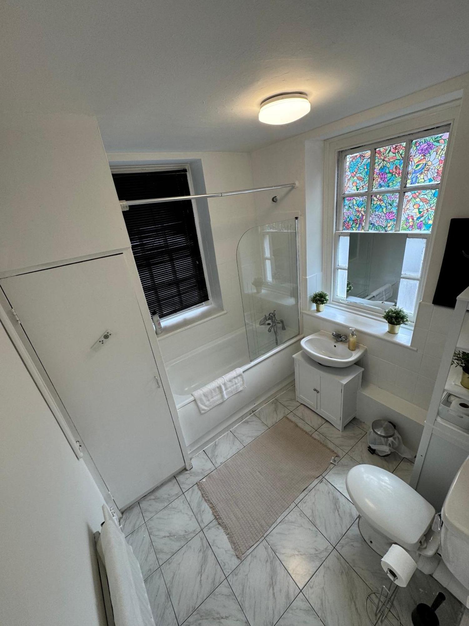 Stunning -3 Double Bedroom Cozy Flat In Heart Of Londres