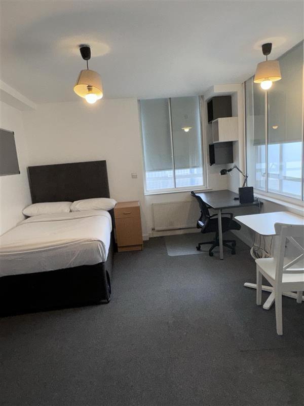 Farringdon Flat * London