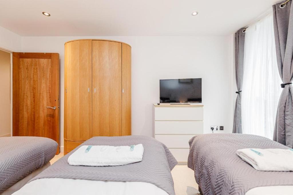 Docks Excel Apartment *