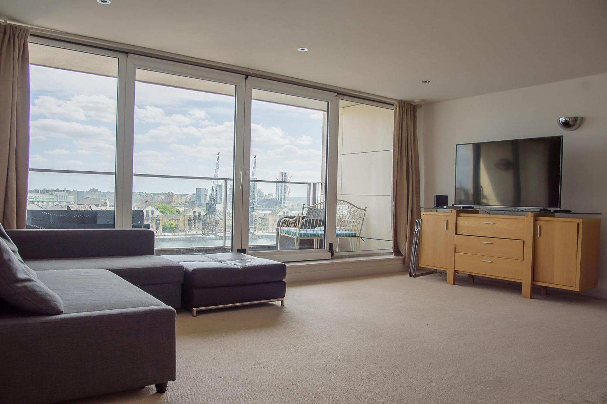 Docks Excel Apartment *