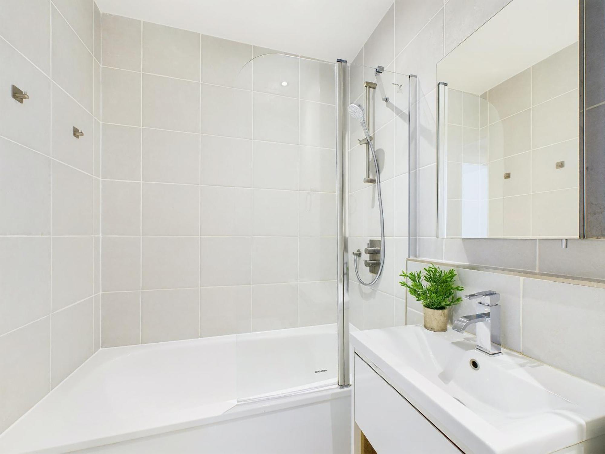 Apartment Be - The Holborn Residences London