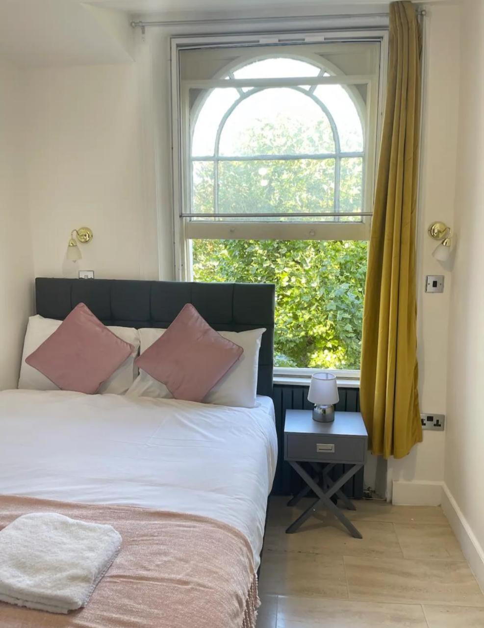 Nd - Hyde Park Hotel London
