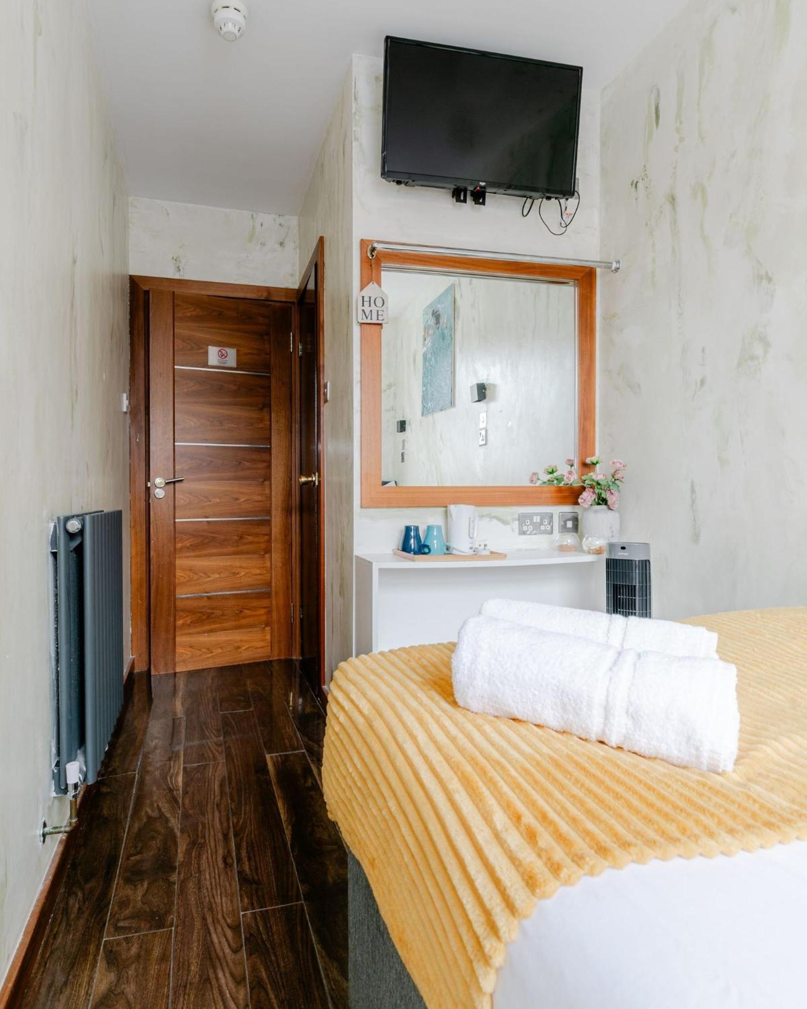 Nd - Hyde Park Hotel London