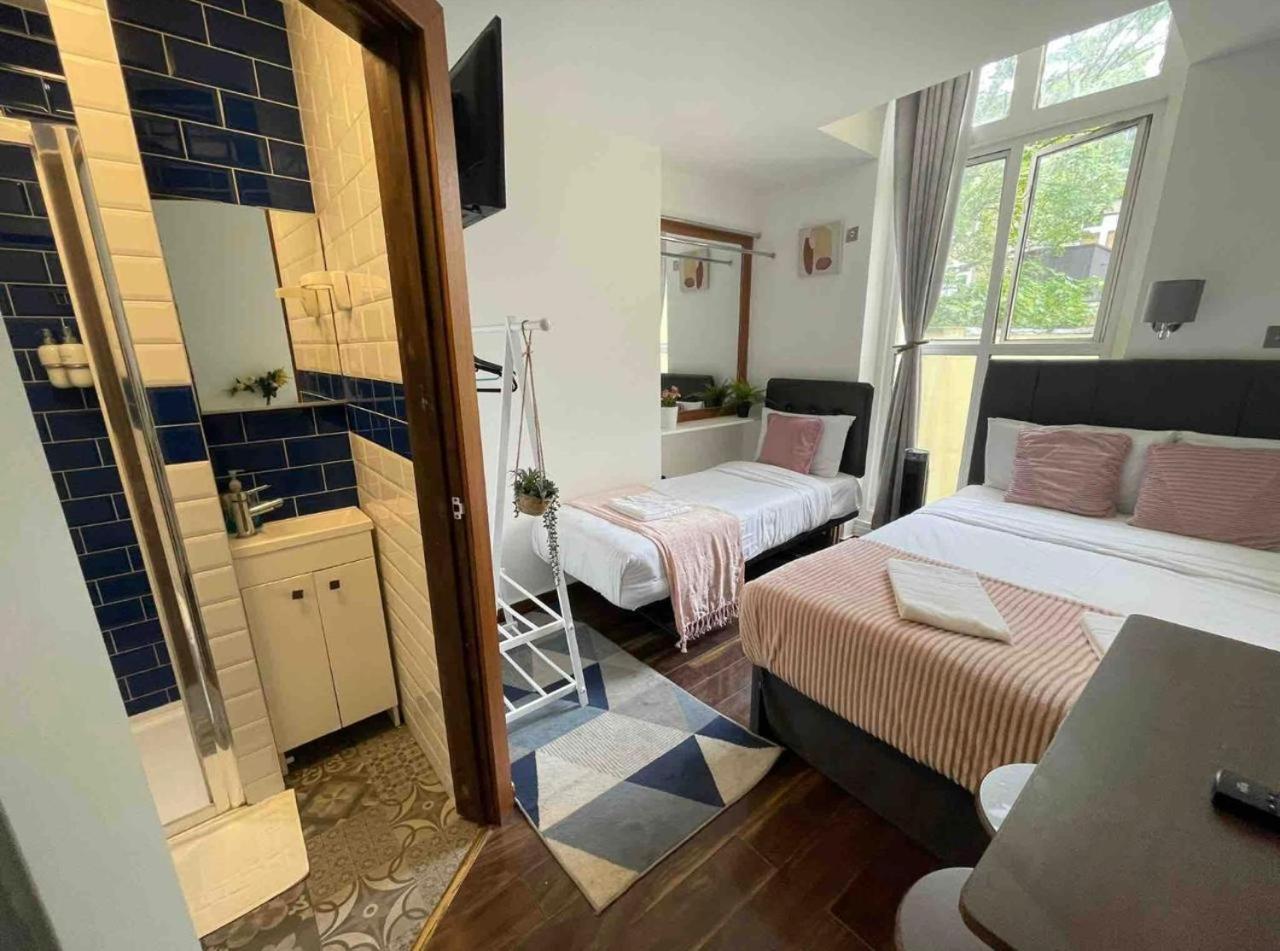 Nd - Hyde Park Hotel London