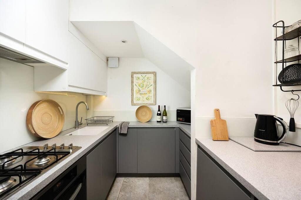 Charming In The Heart Of Camden Apartment