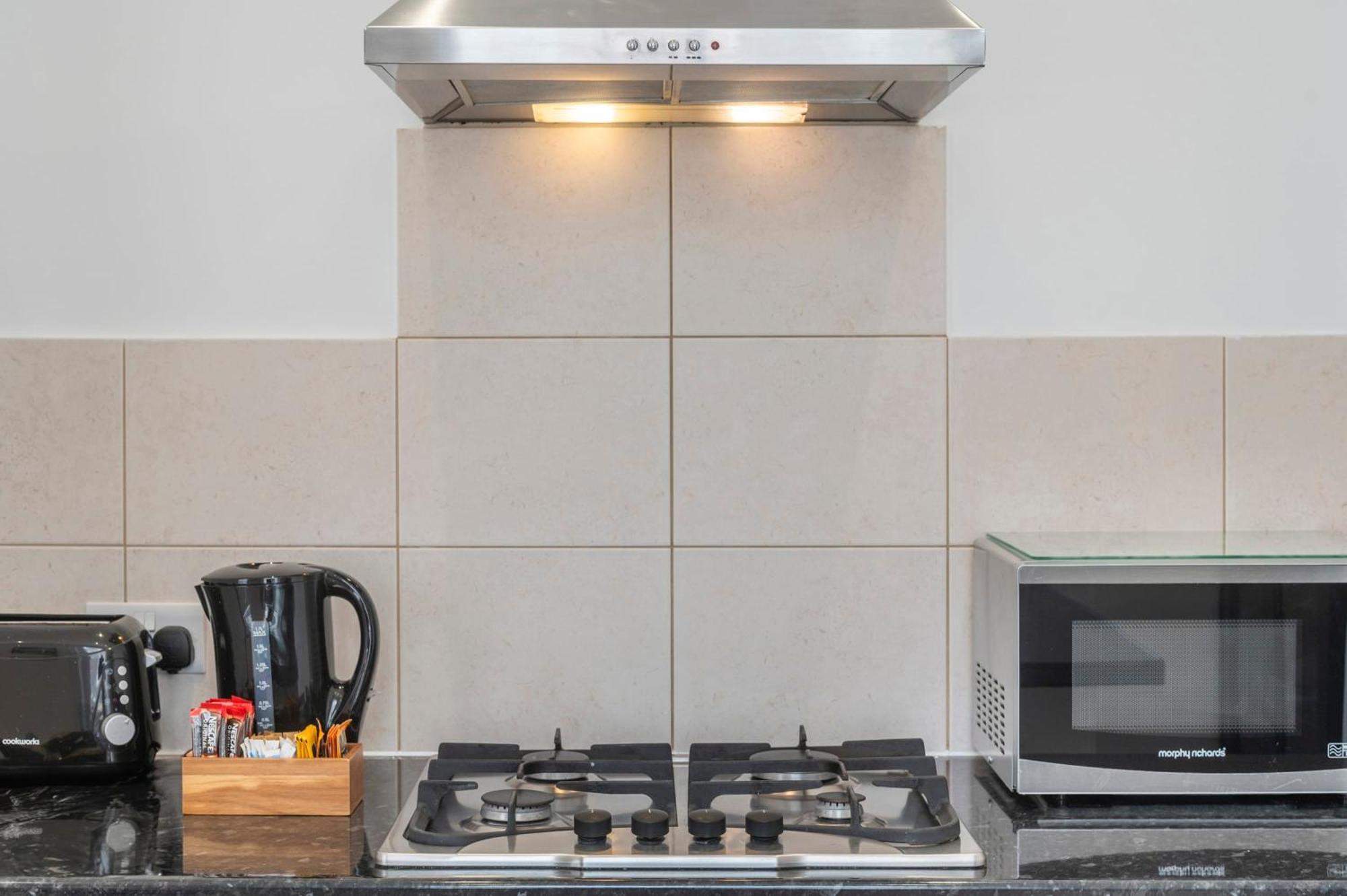 Dionysus' Den - Fitzrovia By Frankie Says Apartment London