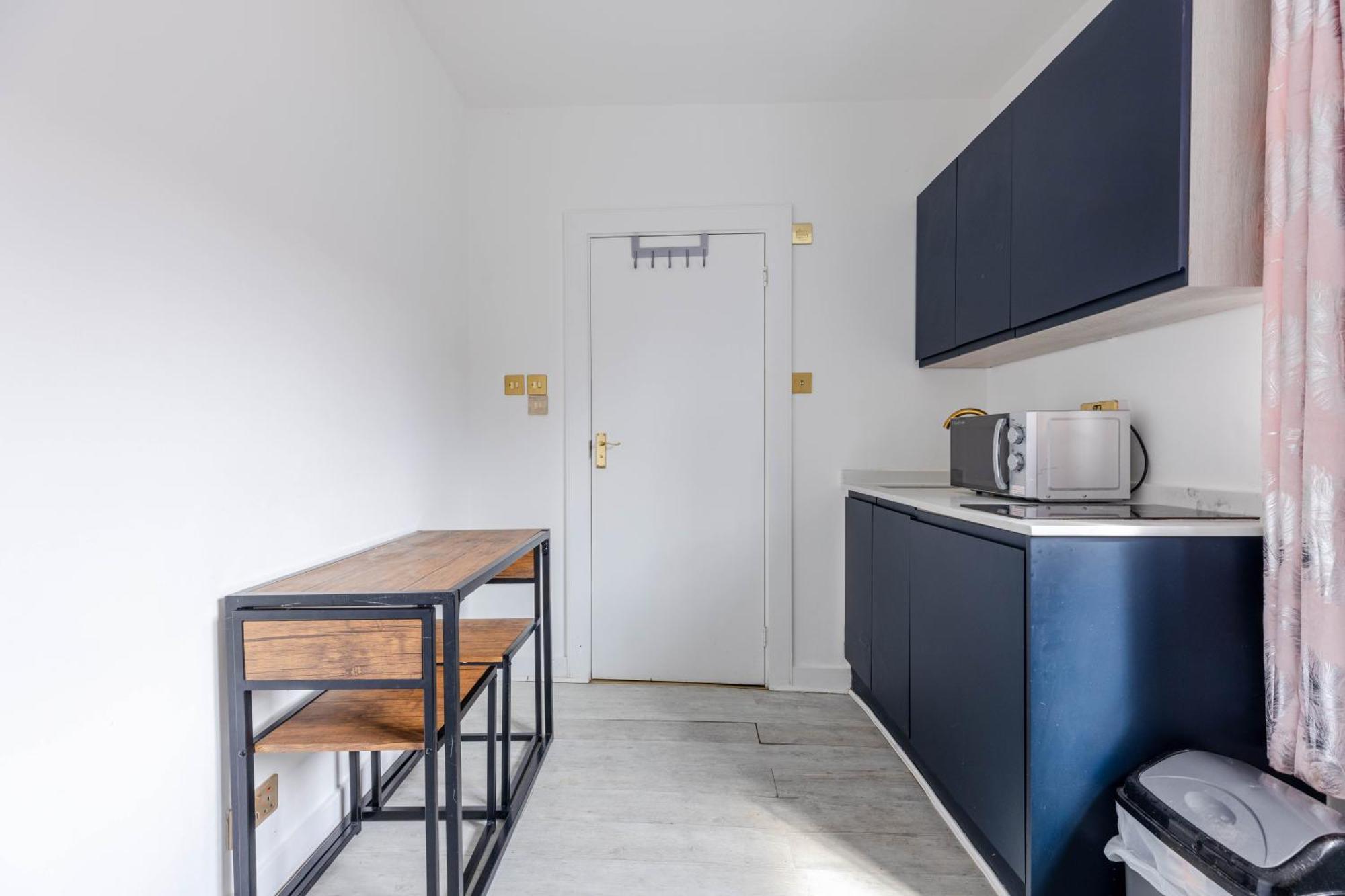 Hanbury Apartment *