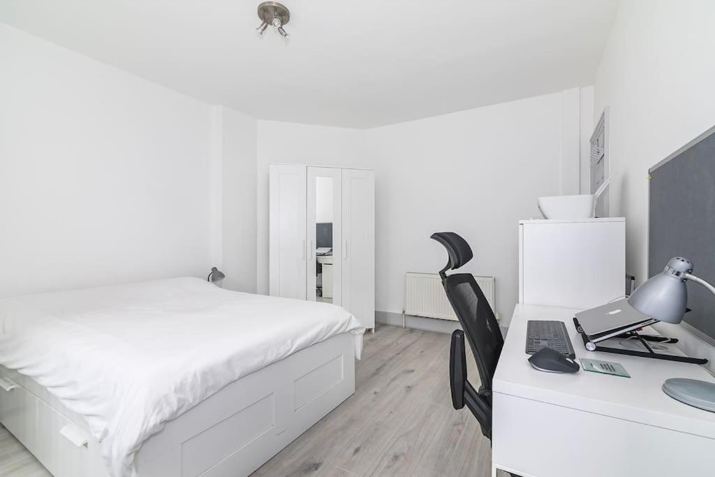 One Bed Flat In Chiswick Apartment London