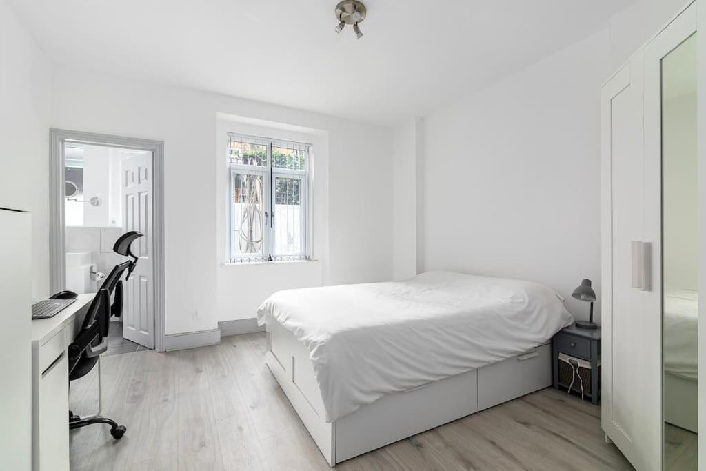 One Bed Flat In Chiswick London
