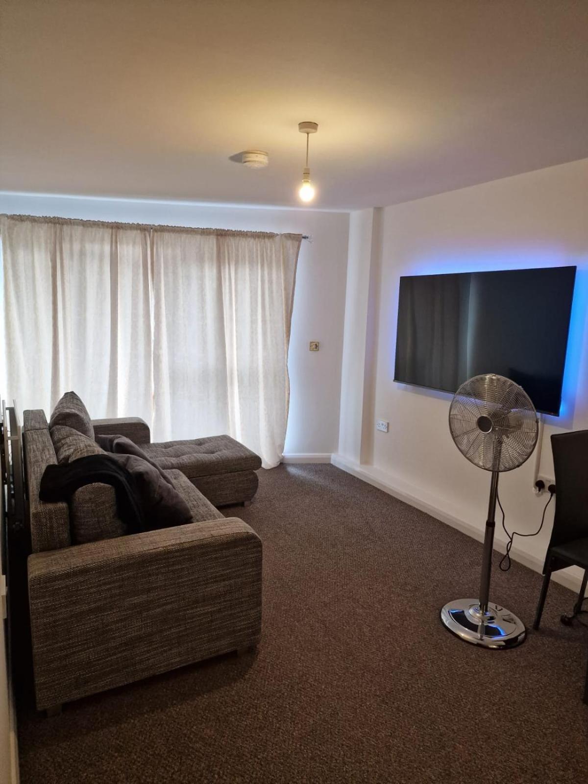 Sim Luxury London