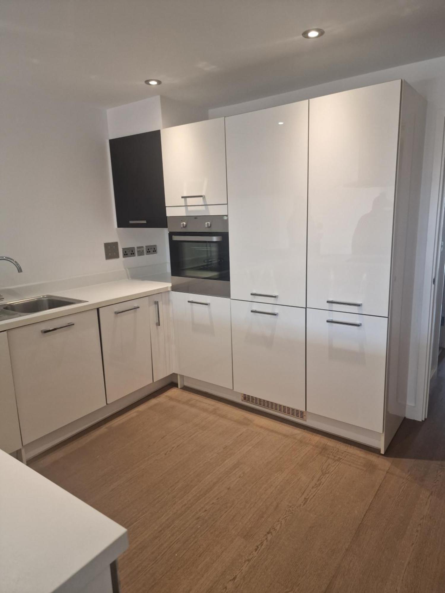 Sim Luxury Apartment London