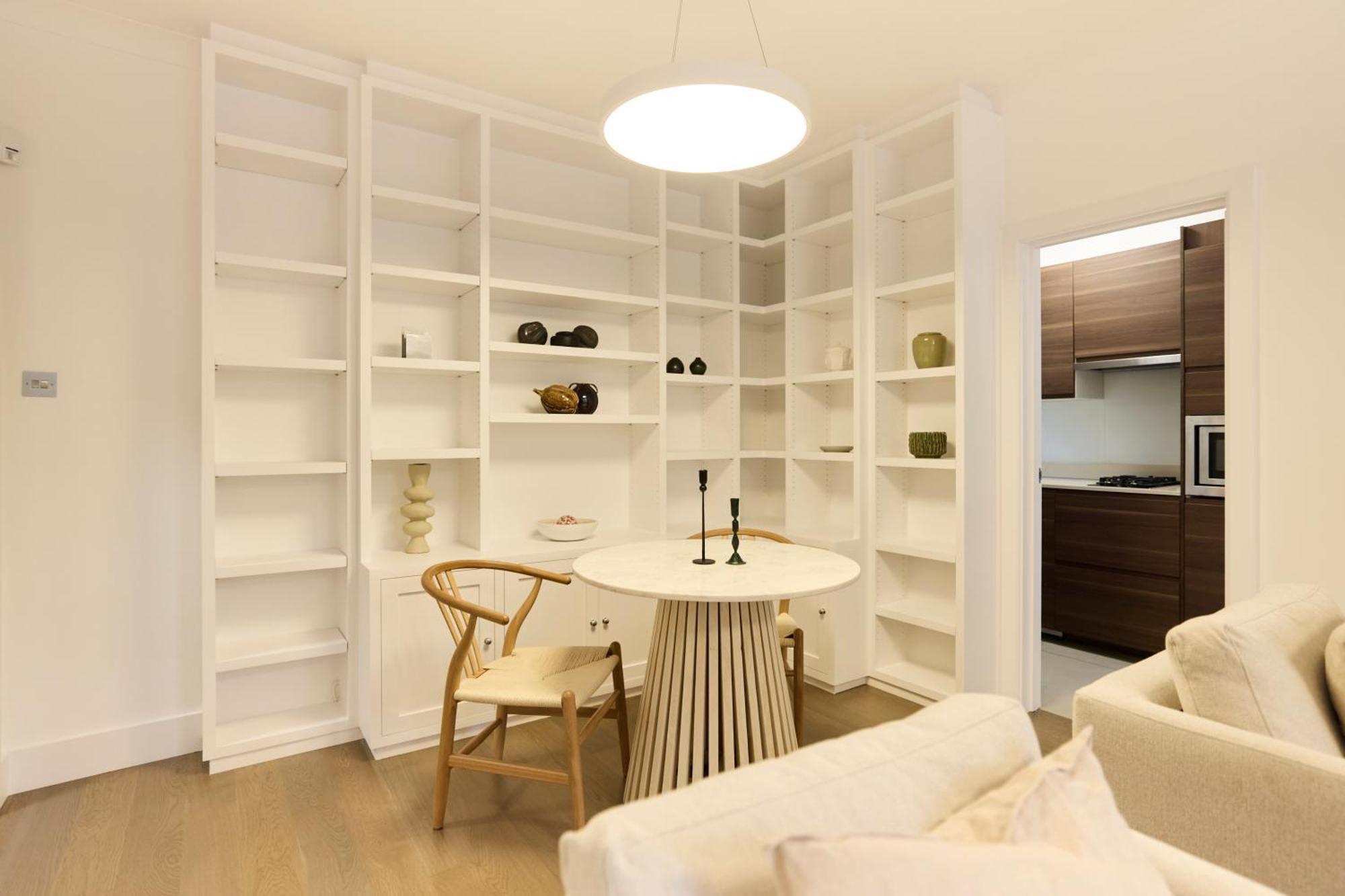 The Chelsea Square Crib - Bright 1bdr Flat * London