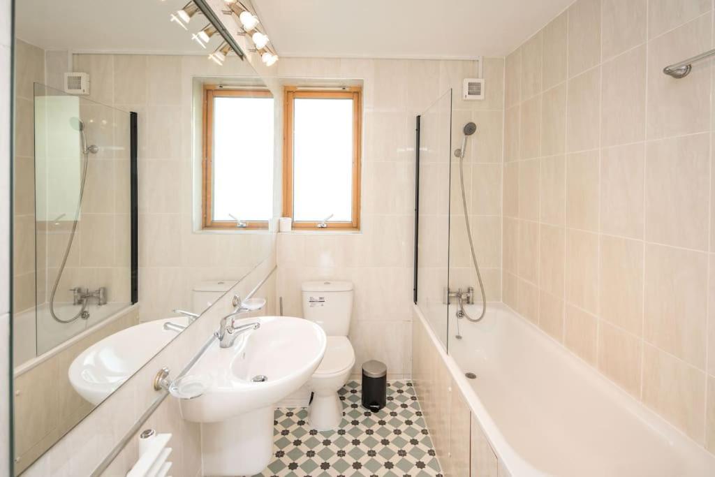 2bed Living Balcony London
