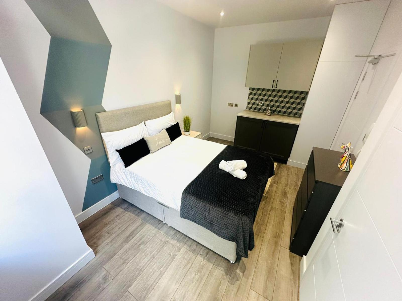 Sw18 Great Location Perfect For Tourist Guest house London