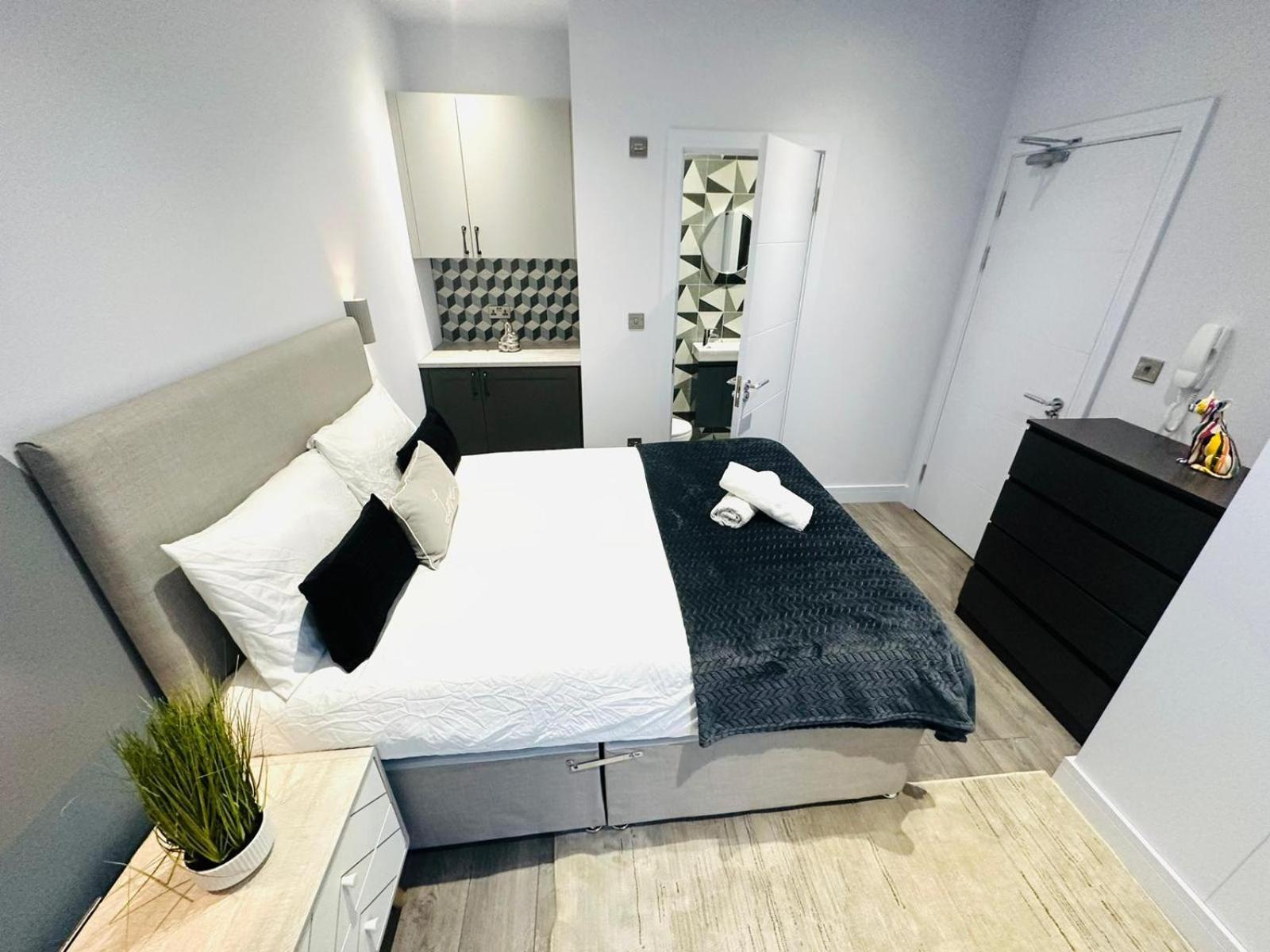 Sw18 Great Location Perfect For Tourist Guest house *