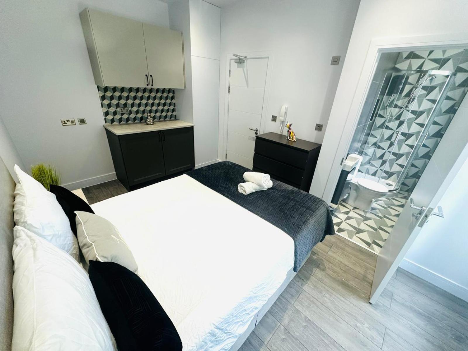 Sw18 Great Location Perfect For Tourist Guest house London