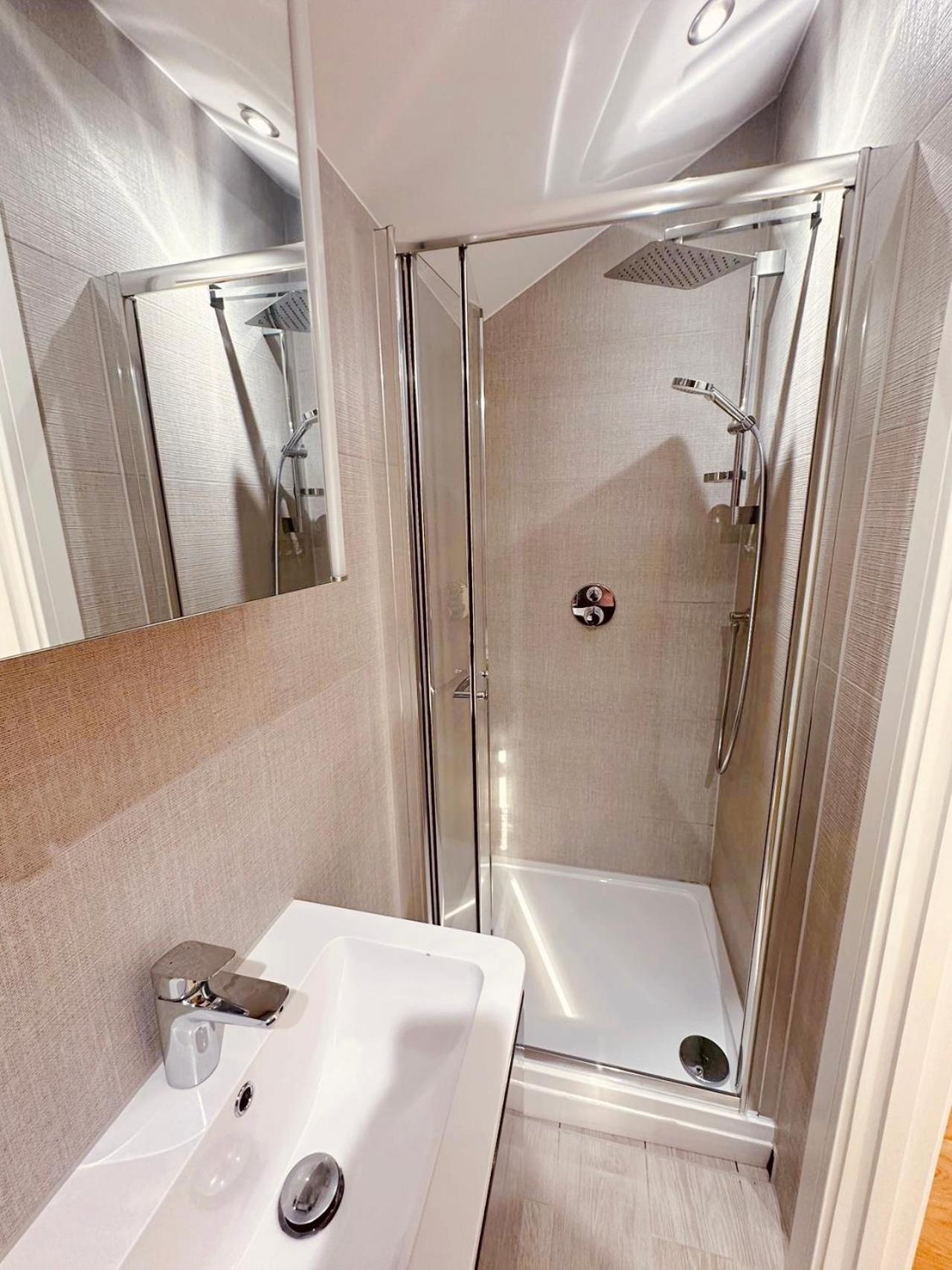 3 Bed 2 Bath Near Greenwich Park 6 Guests Maximum Apartment