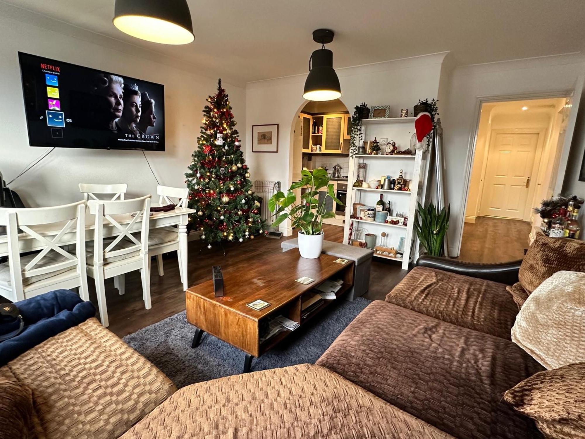 Whole Flat Tooting Broadway *
