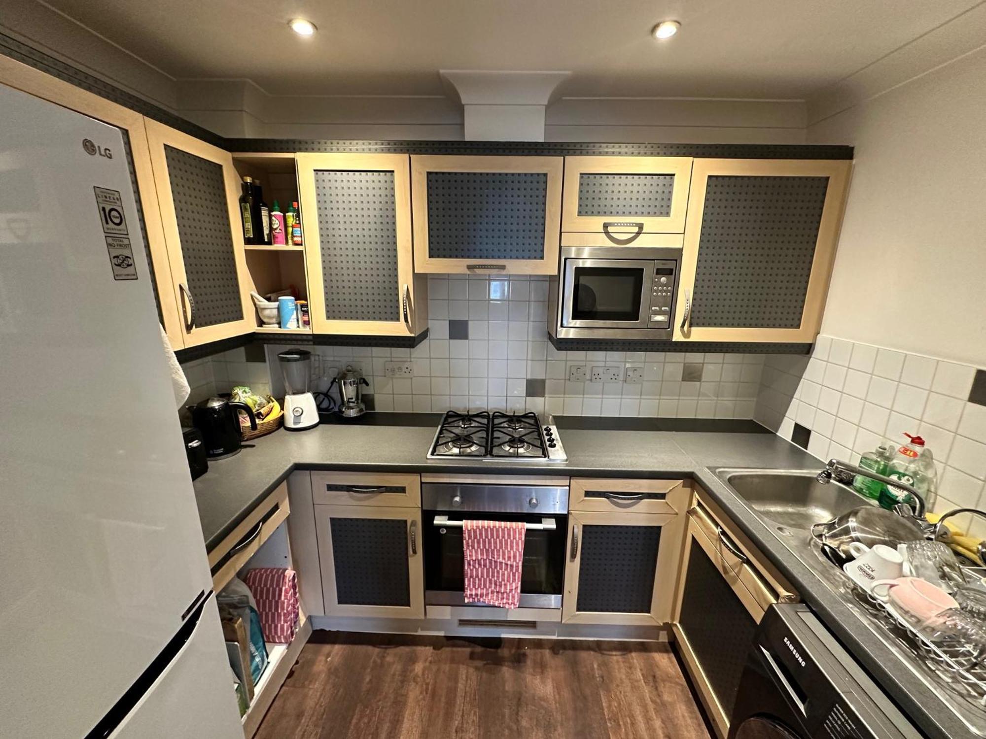 Whole Flat Tooting Broadway