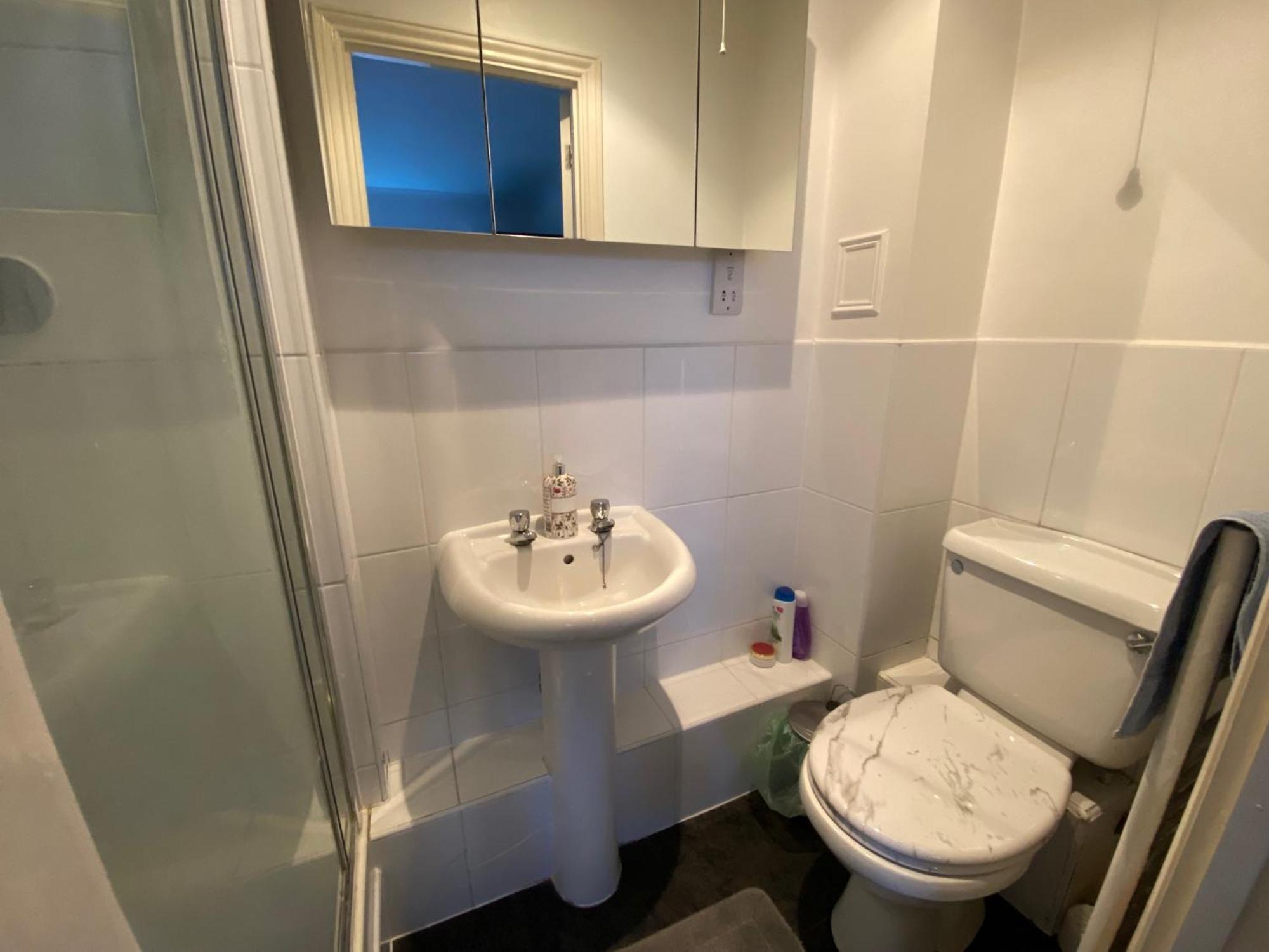 Whole Flat Tooting Broadway Apartment *