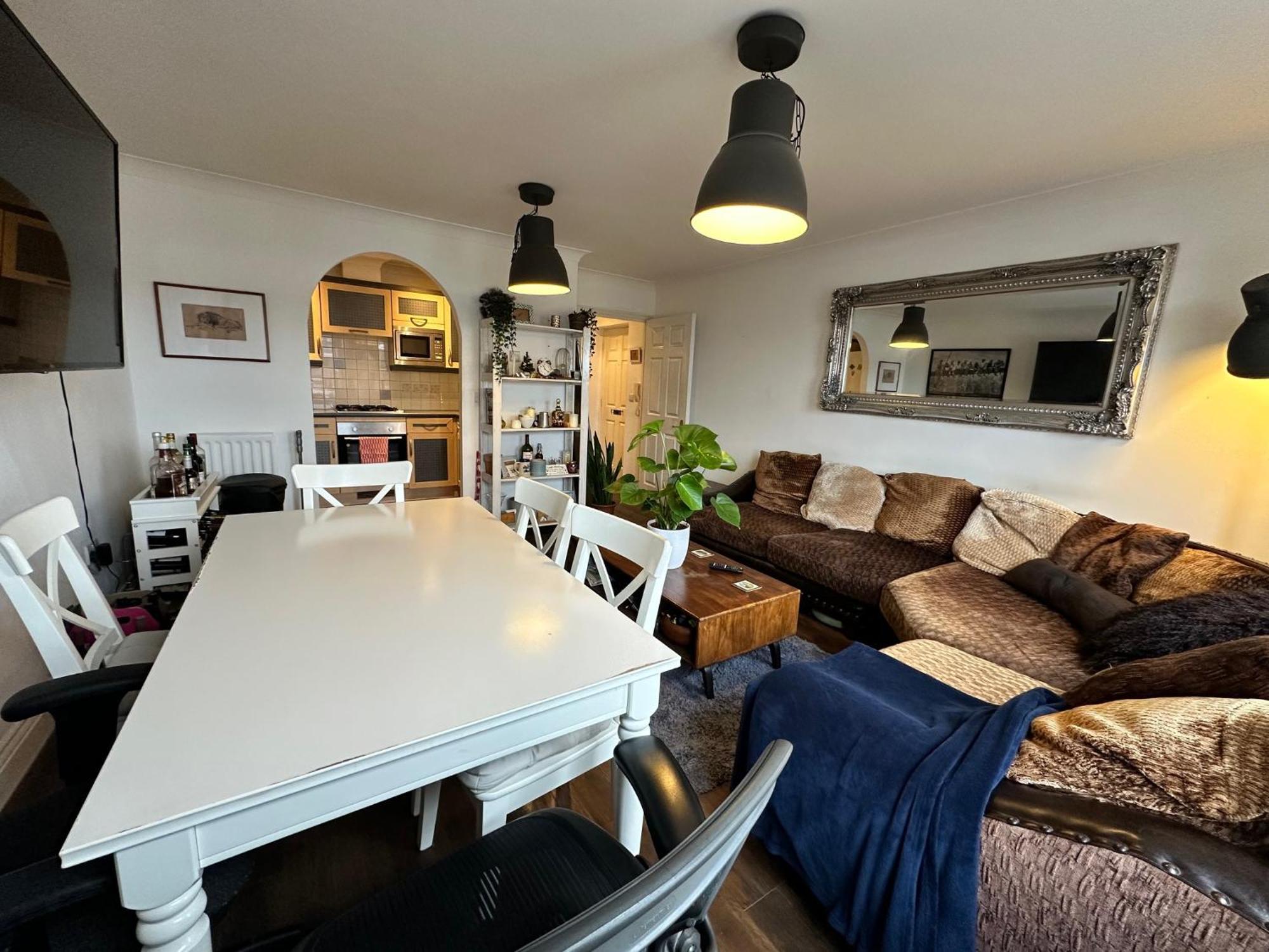 Whole Flat Tooting Broadway *