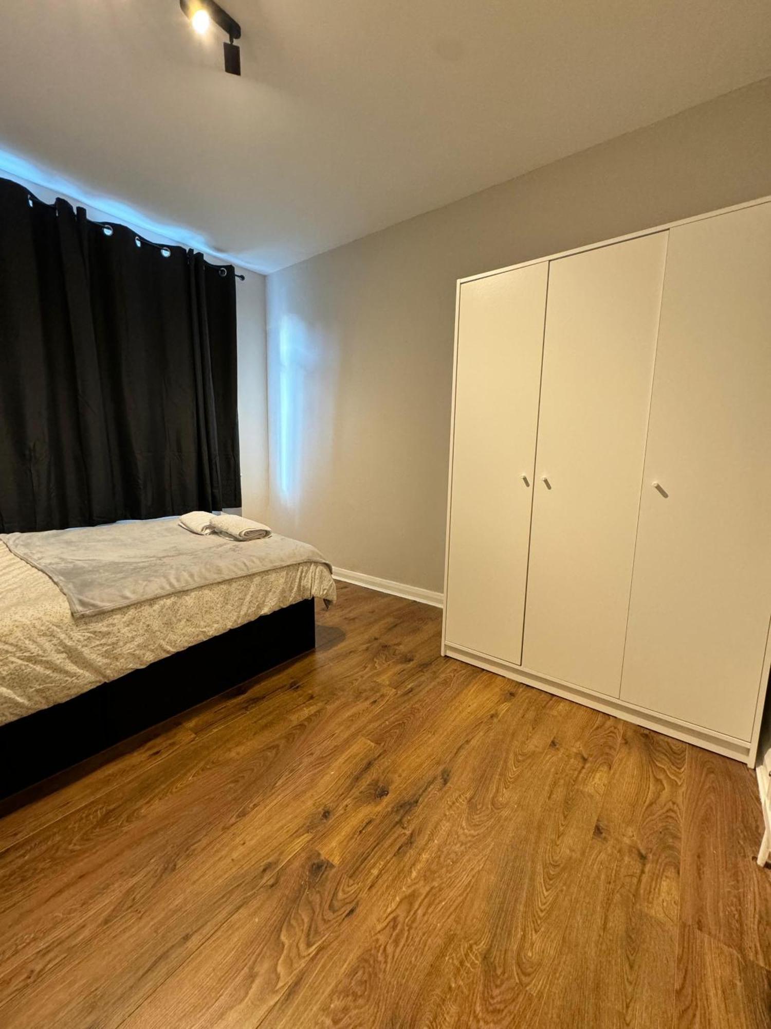 Double Bedroom In Private Home- Canning Town By Excel Hospedagem domiciliar *