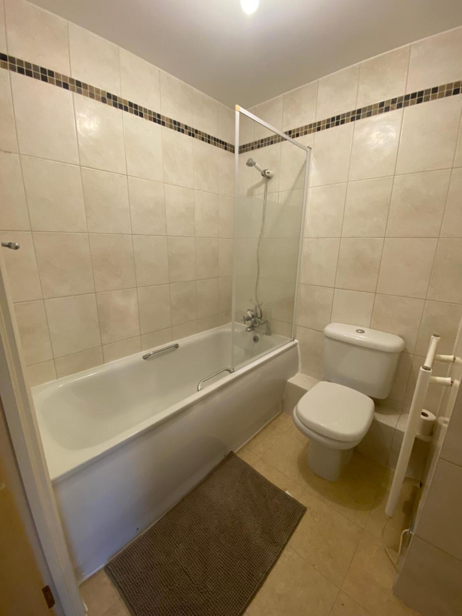 Apartamento 2 Bedroom Flat In Riverside West