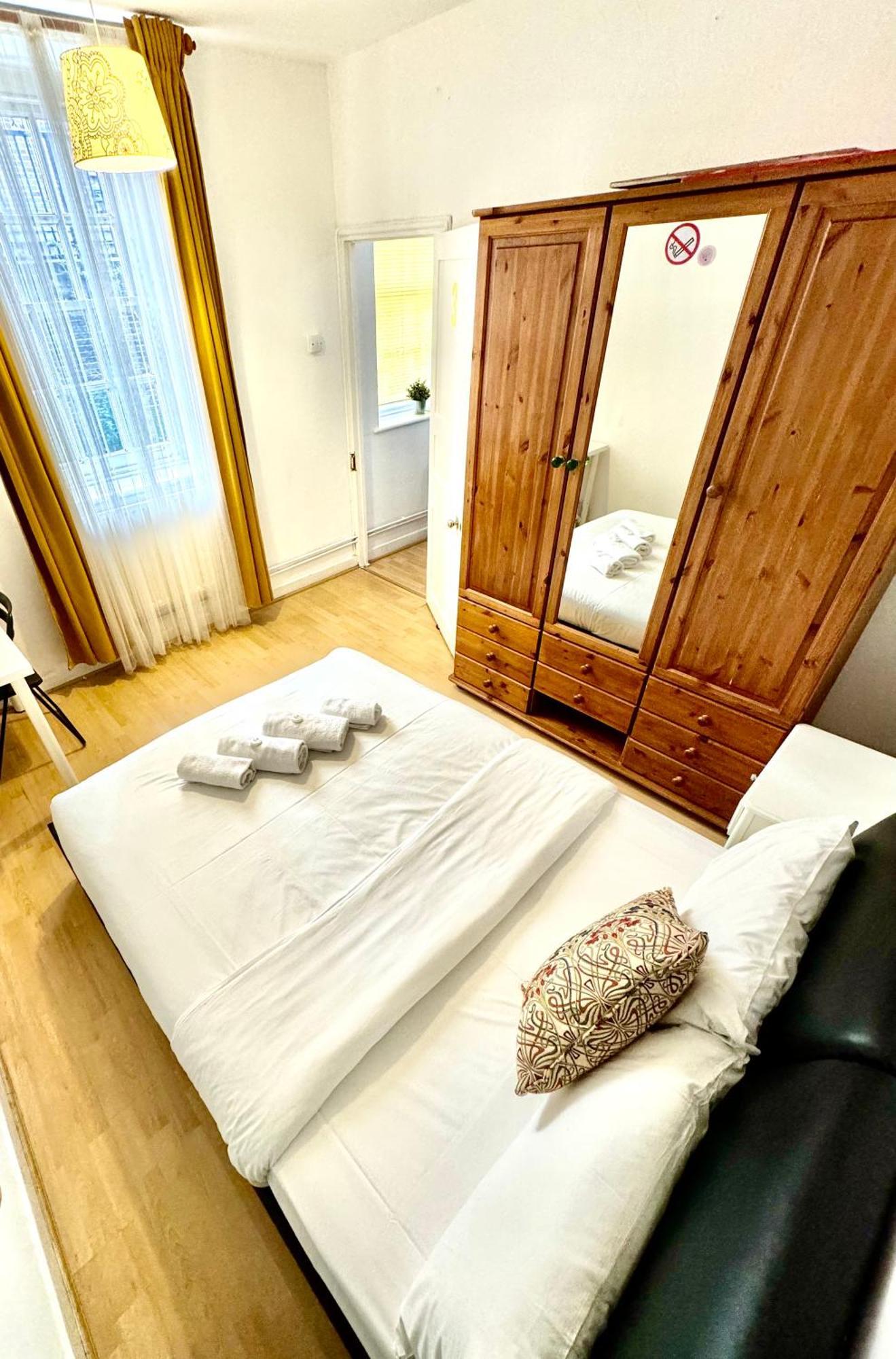 Comfy Private Bedrooms In Heart Of
