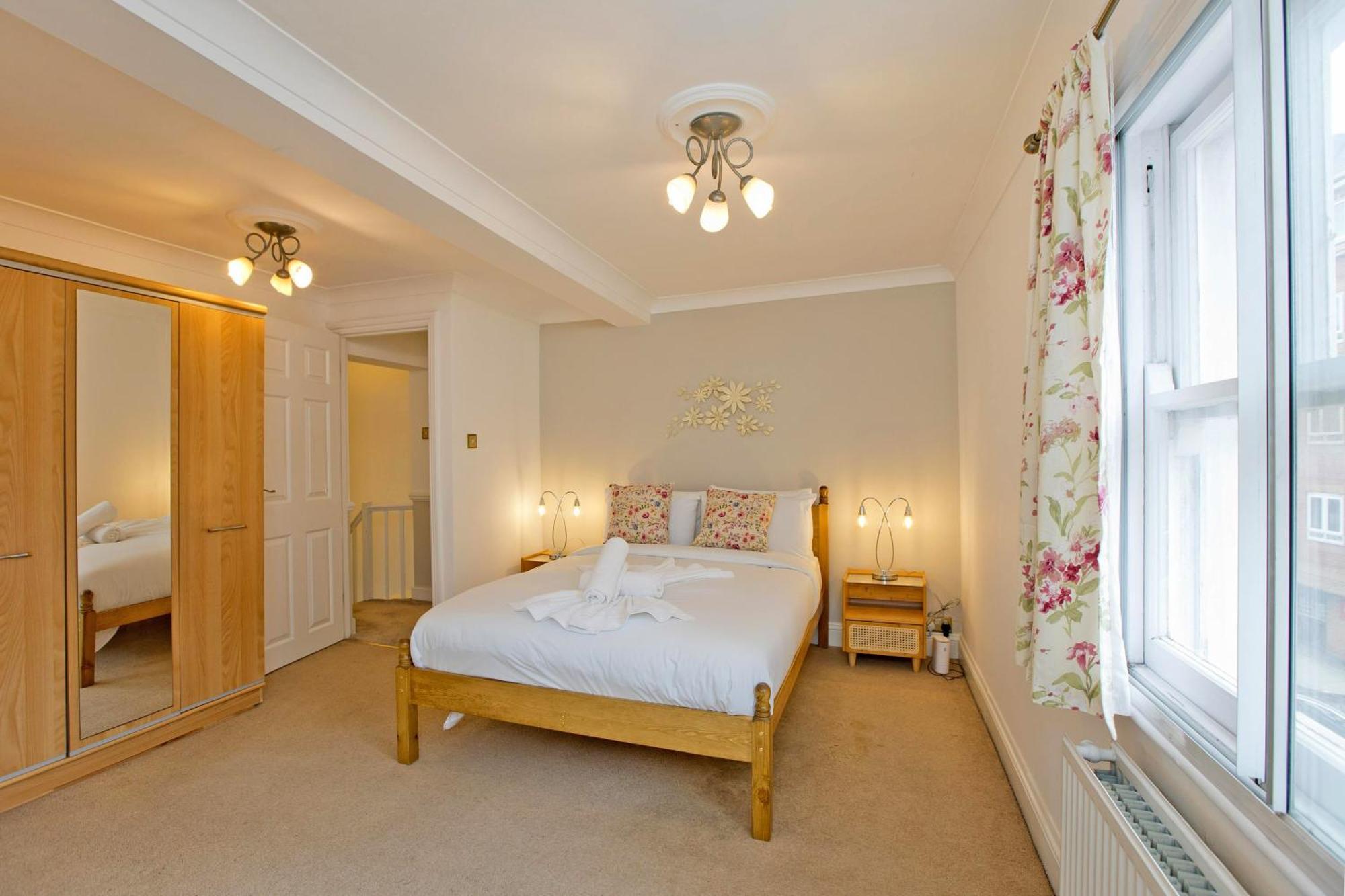 Imperial Horseferry Road Apartment