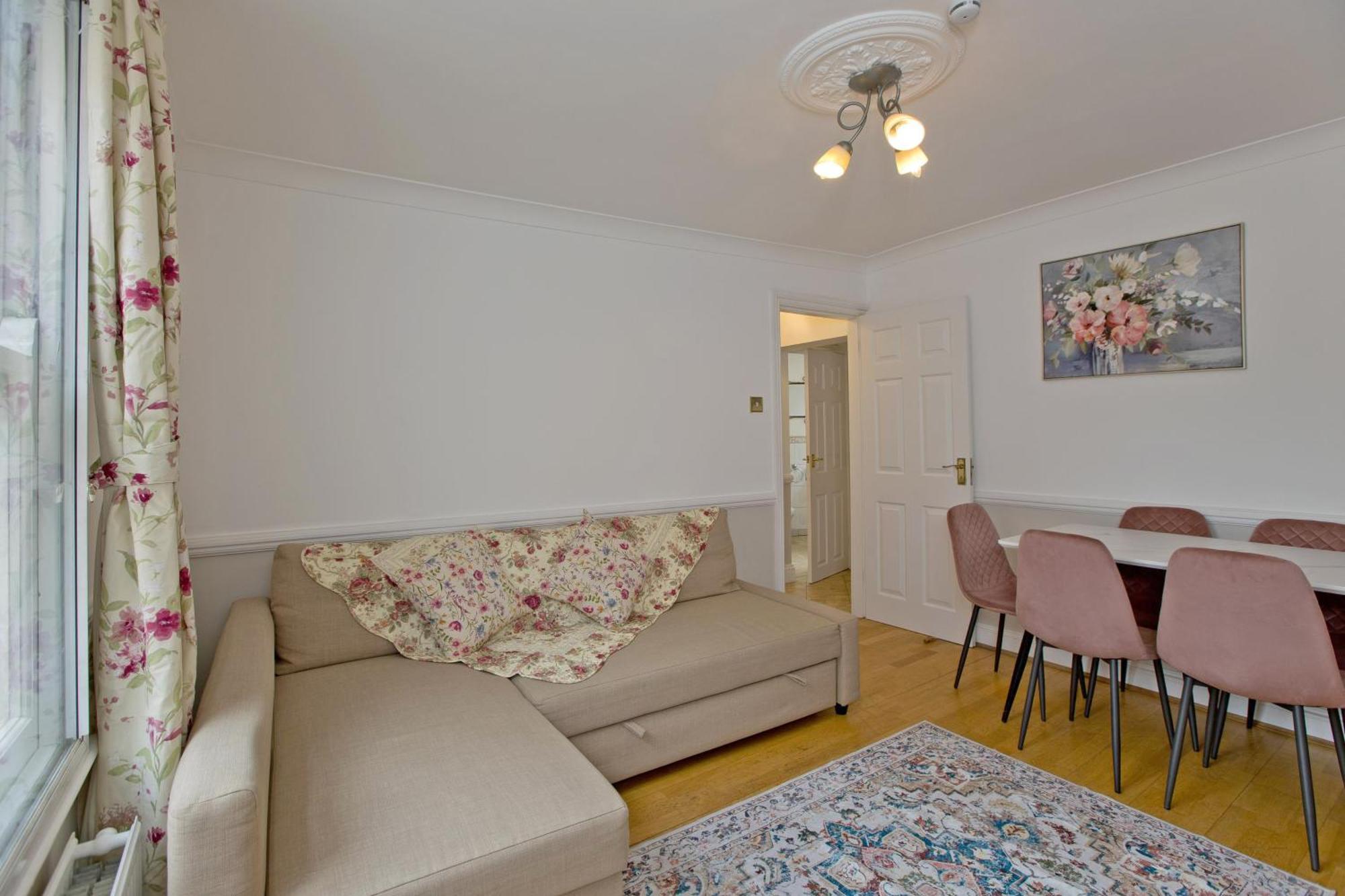 Imperial Horseferry Road Apartment London