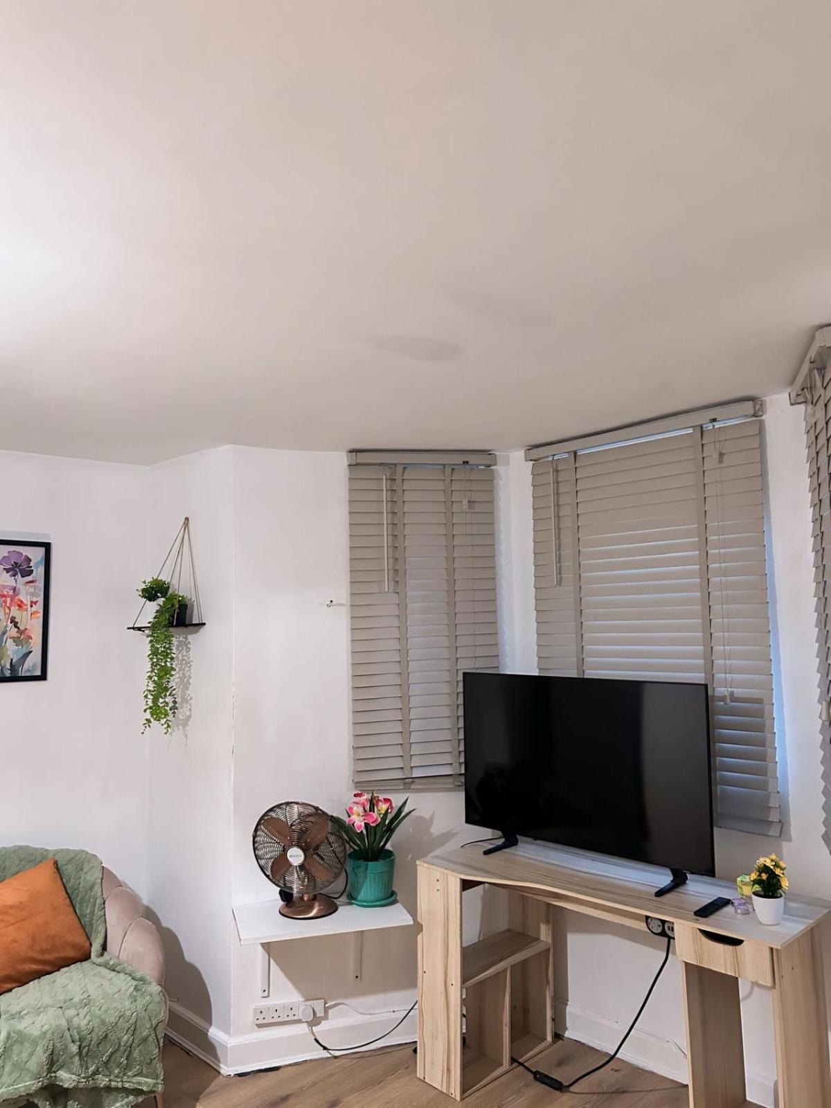 Cozy 1 Bed Hackney Central Apartment London