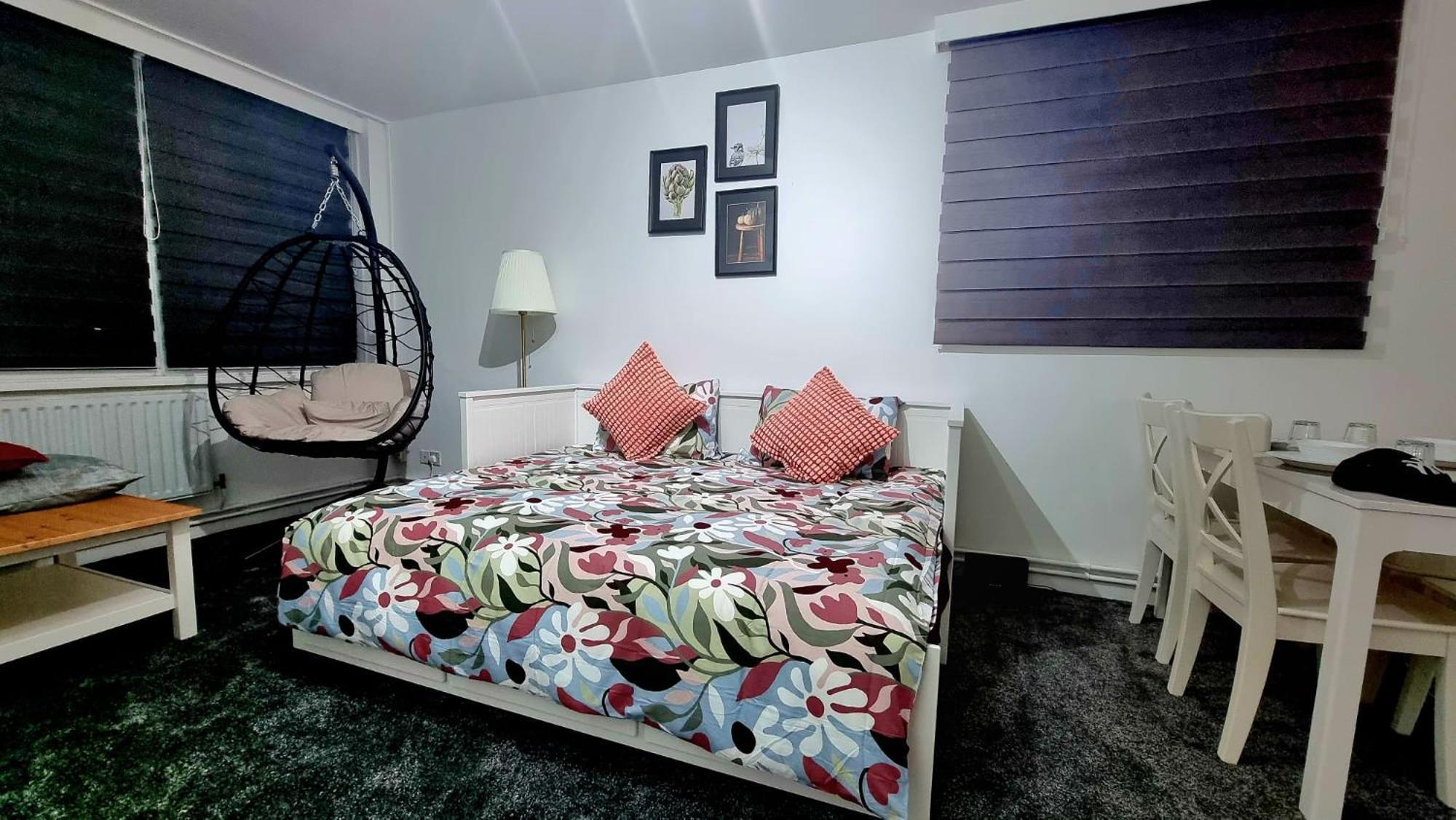 Apartment Amazing 1 Bed Entire Flat With Separate Living And Kitchen In With Free Parking