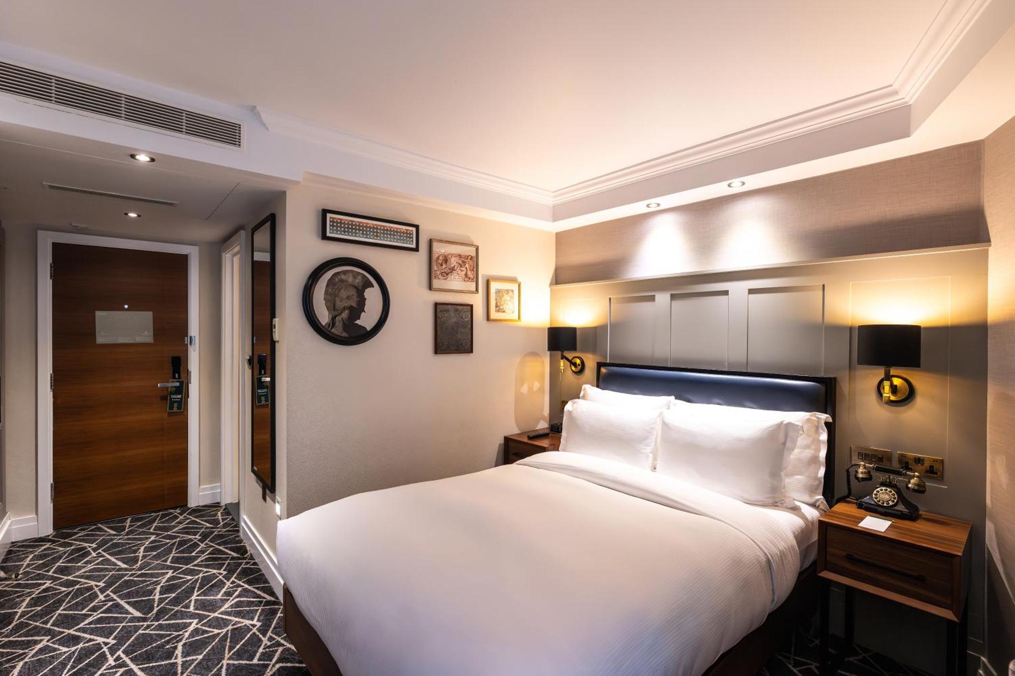 100 Queen's Gate London, Curio Collection By Hilton Hotel London