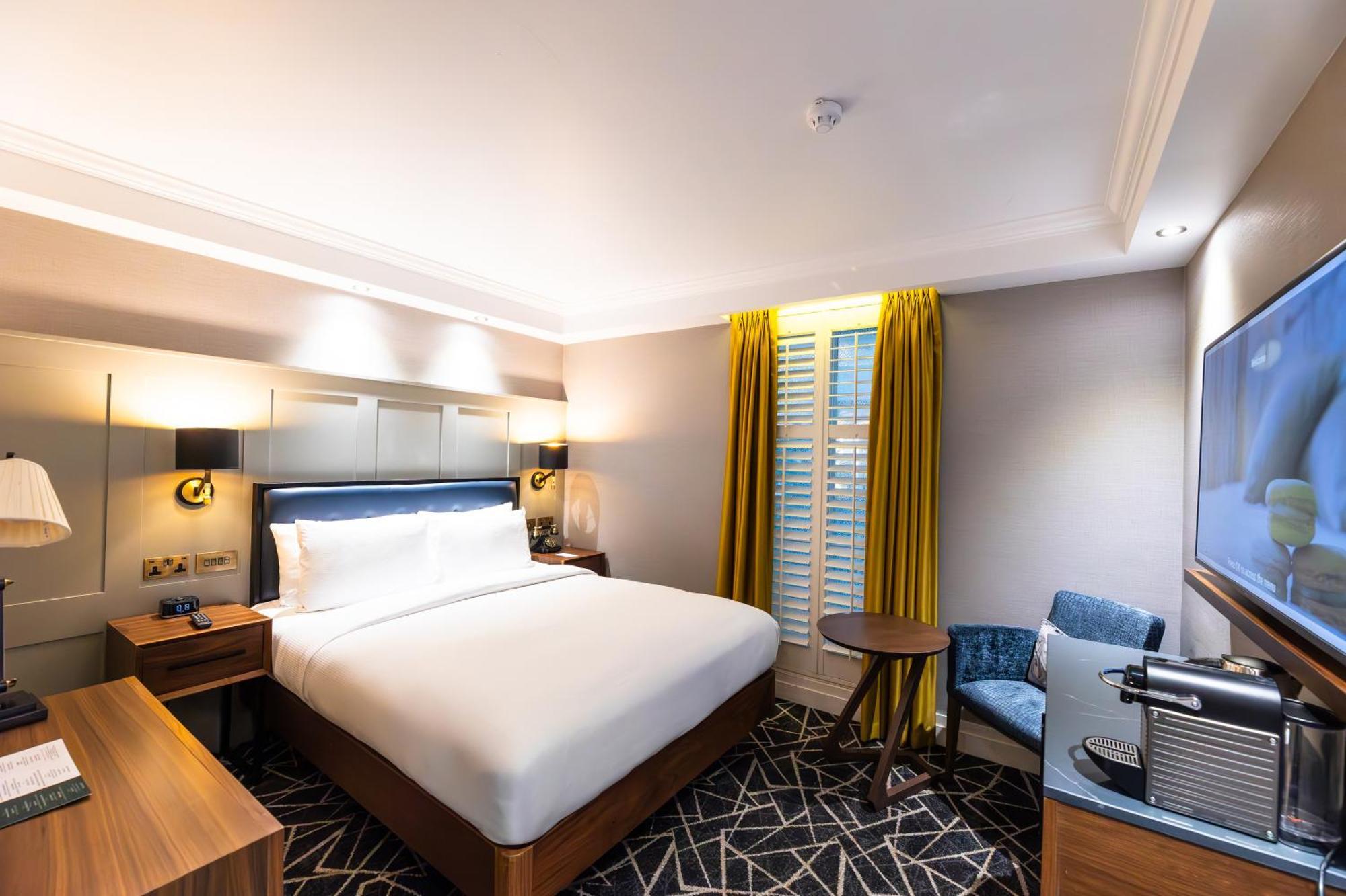 100 Queen's Gate London, Curio Collection By Hilton