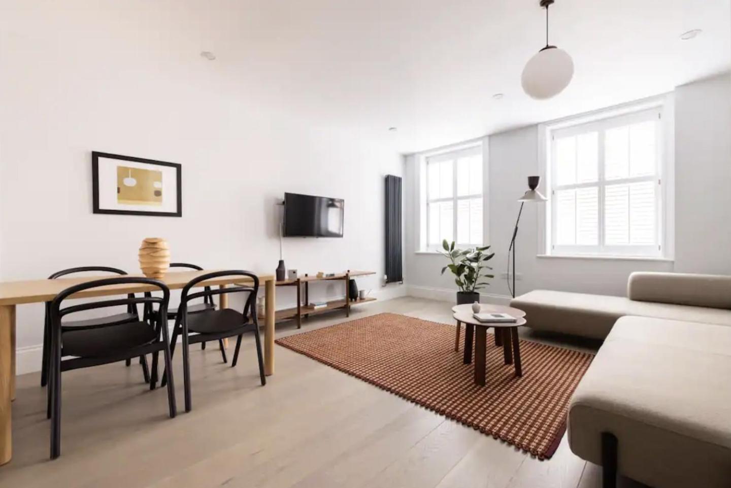 Spacious Flat In Central Ldn, Payment Required Straight Away The Host Will Message You After You've Made A Reservation * London