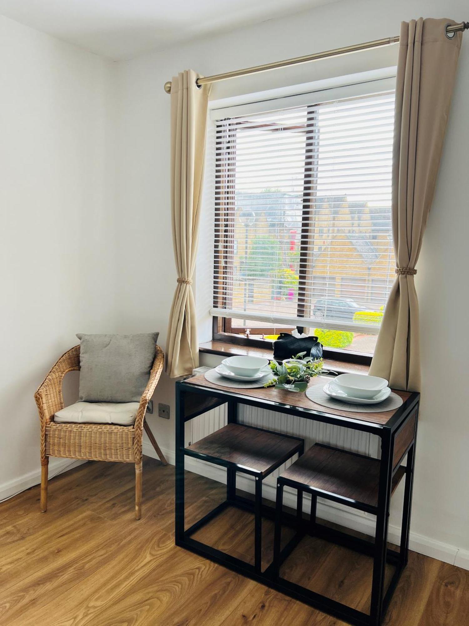 Studio Apartment *