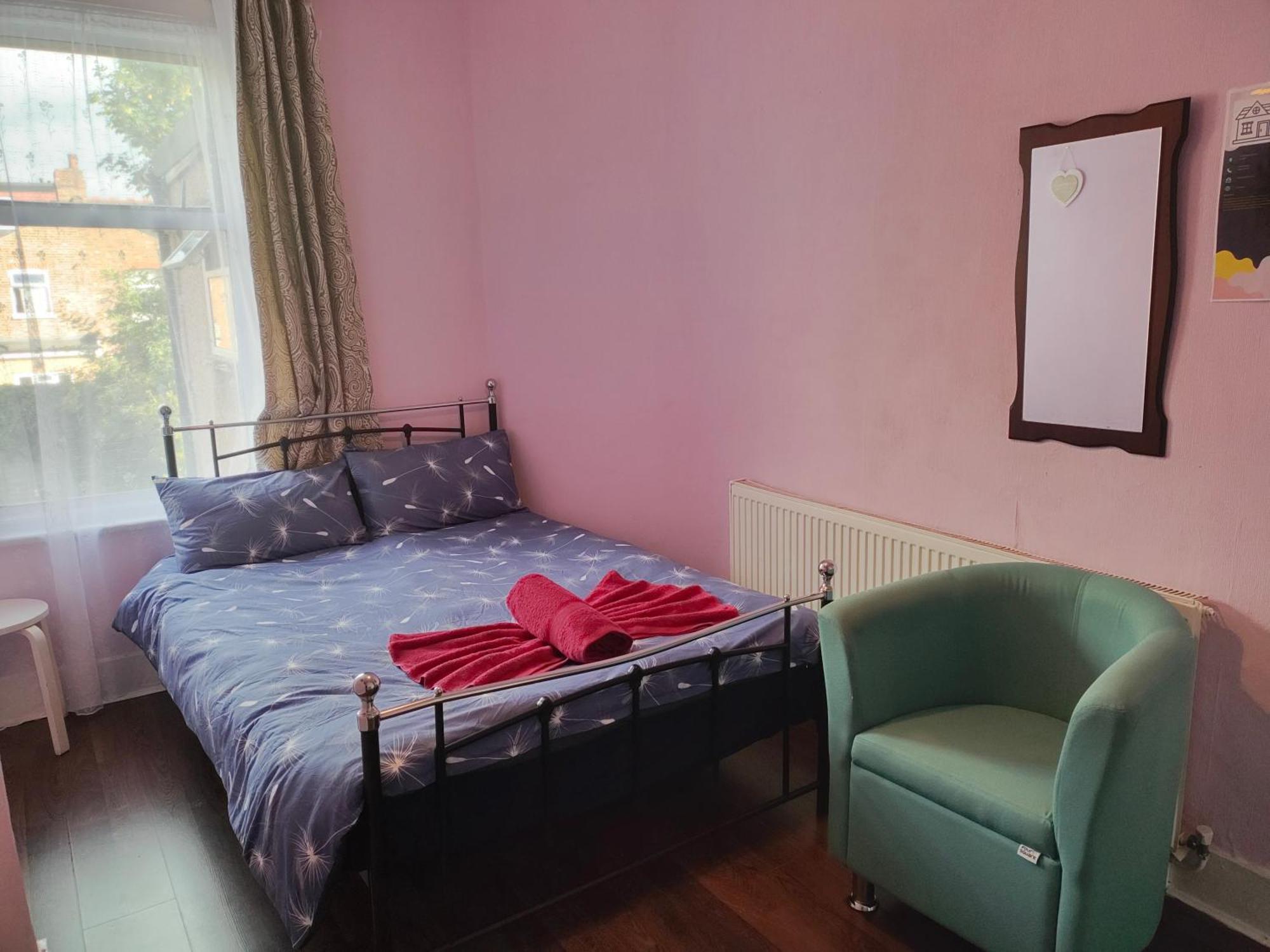 Charming Double Bed Retreat Guest house *