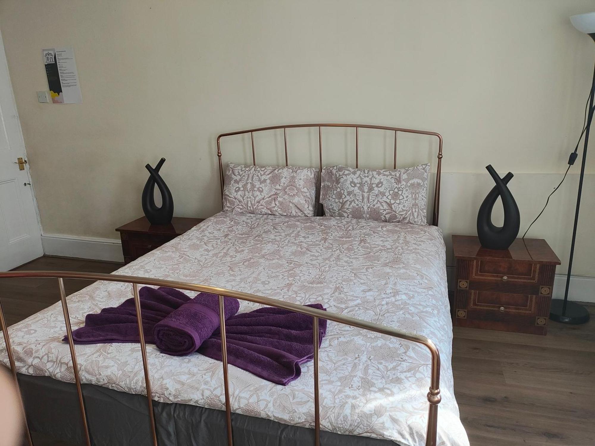 Elegant King Bed Get Away Londres