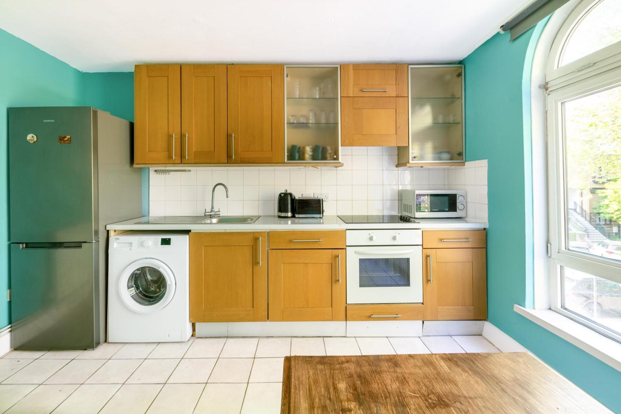 Magnificent 3br With Balcony Apartment