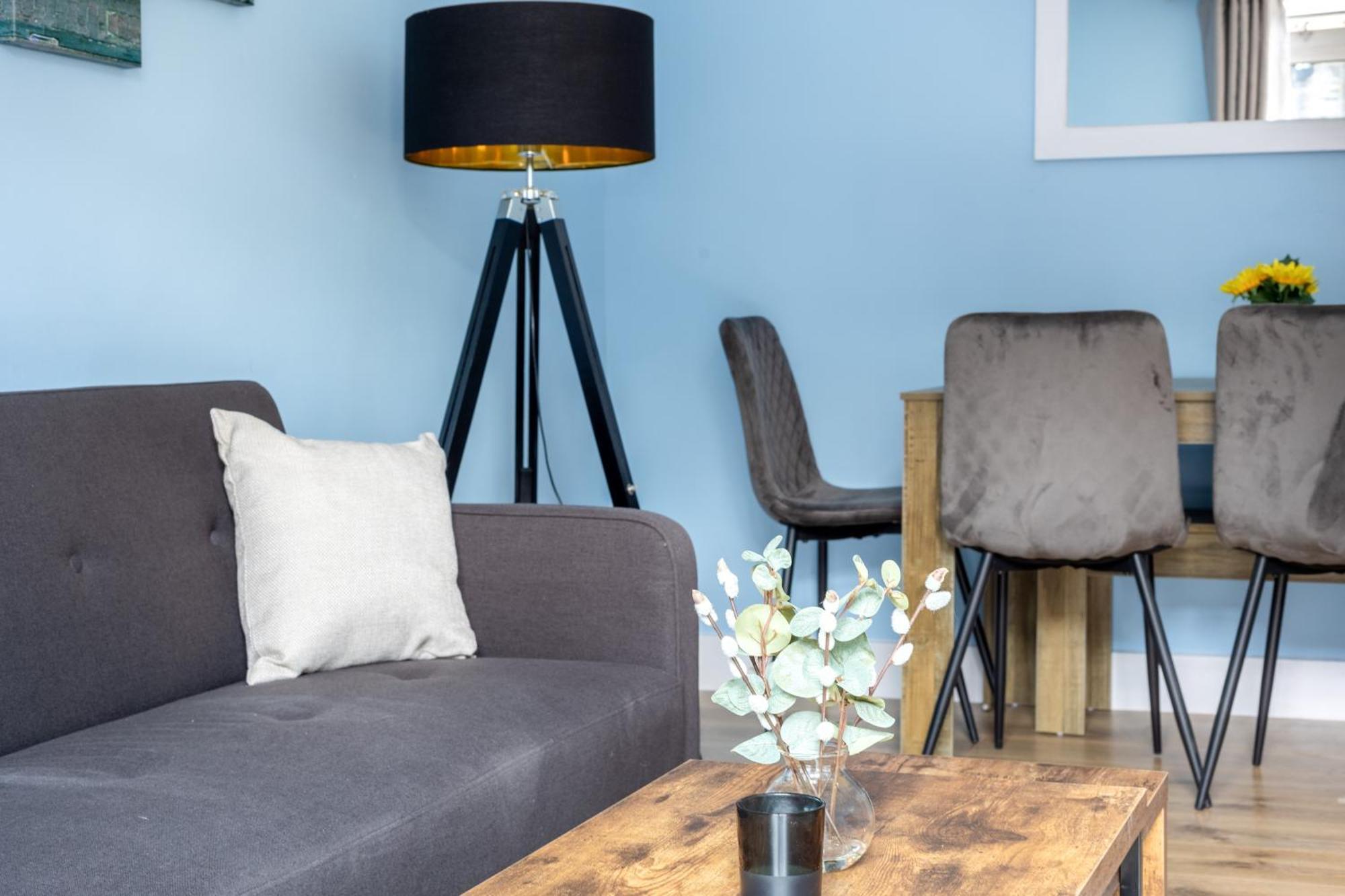 Magnificent 3br With Balcony Apartment