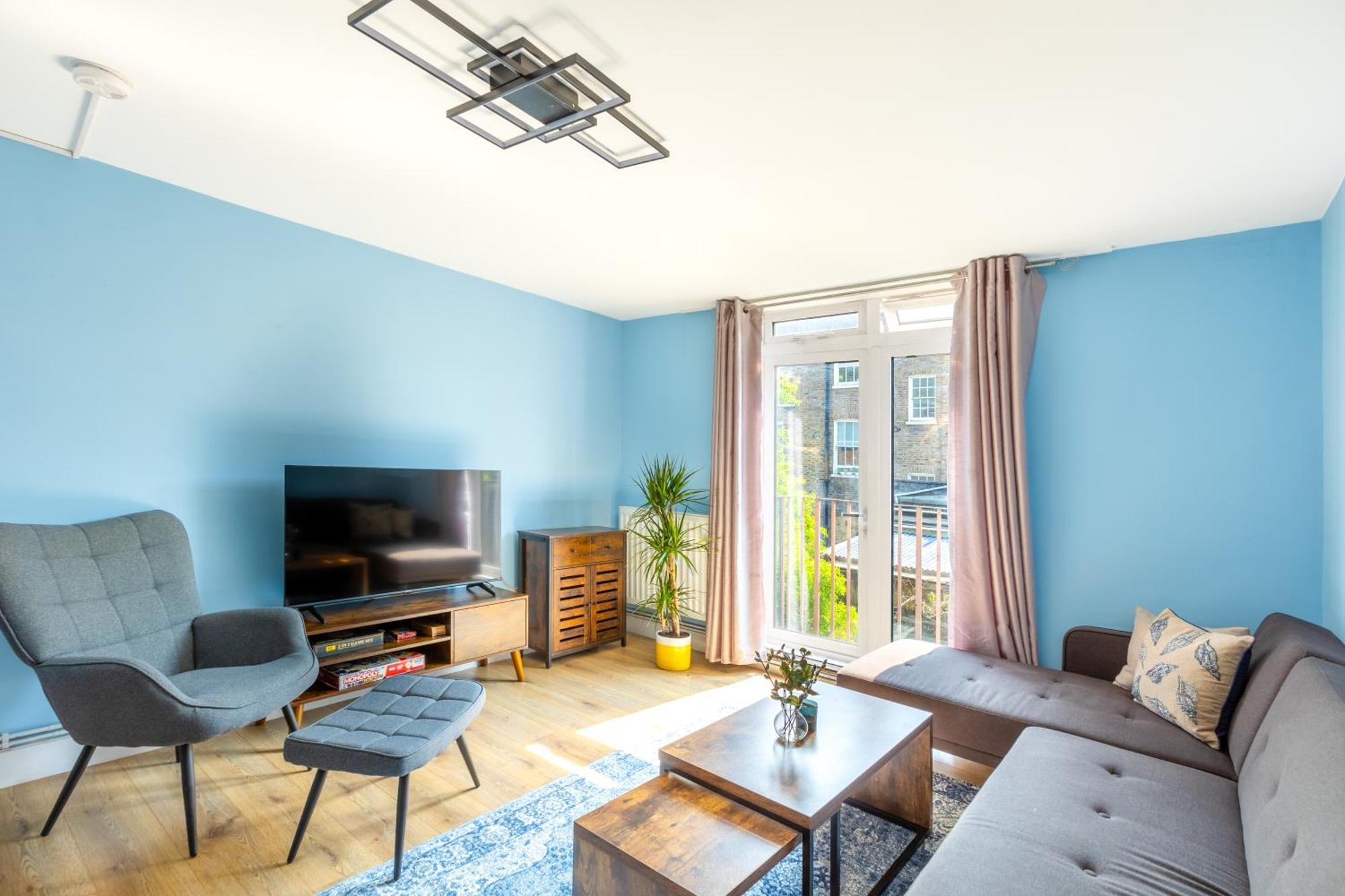 Apartment Magnificent 3br With Balcony London