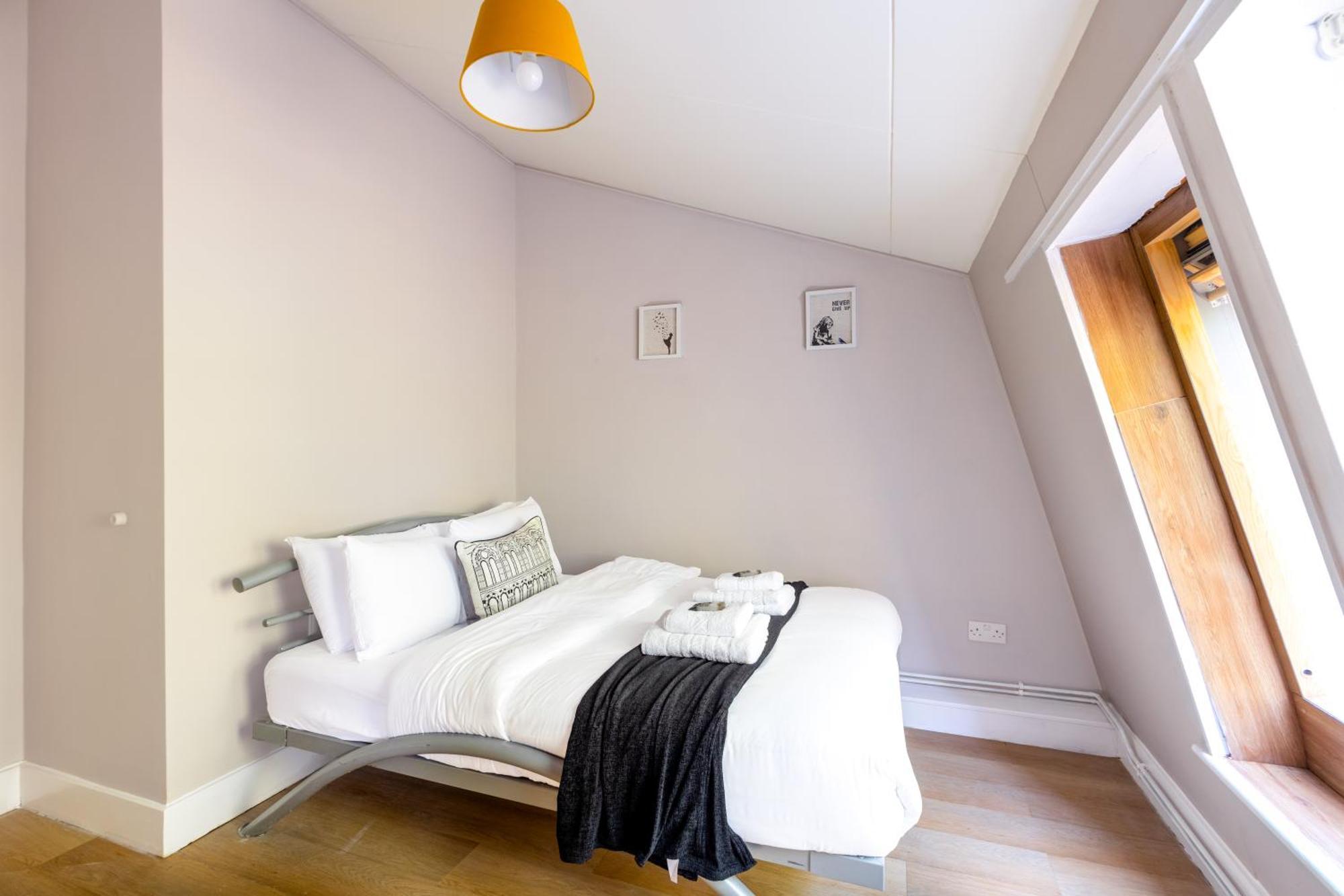 Magnificent 3br With Balcony London