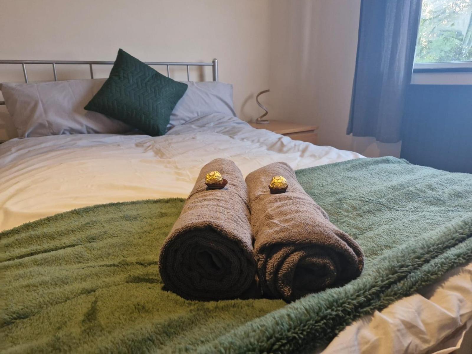 Elegant & Spacious 2-bedroom In Wimbledon Apartamento