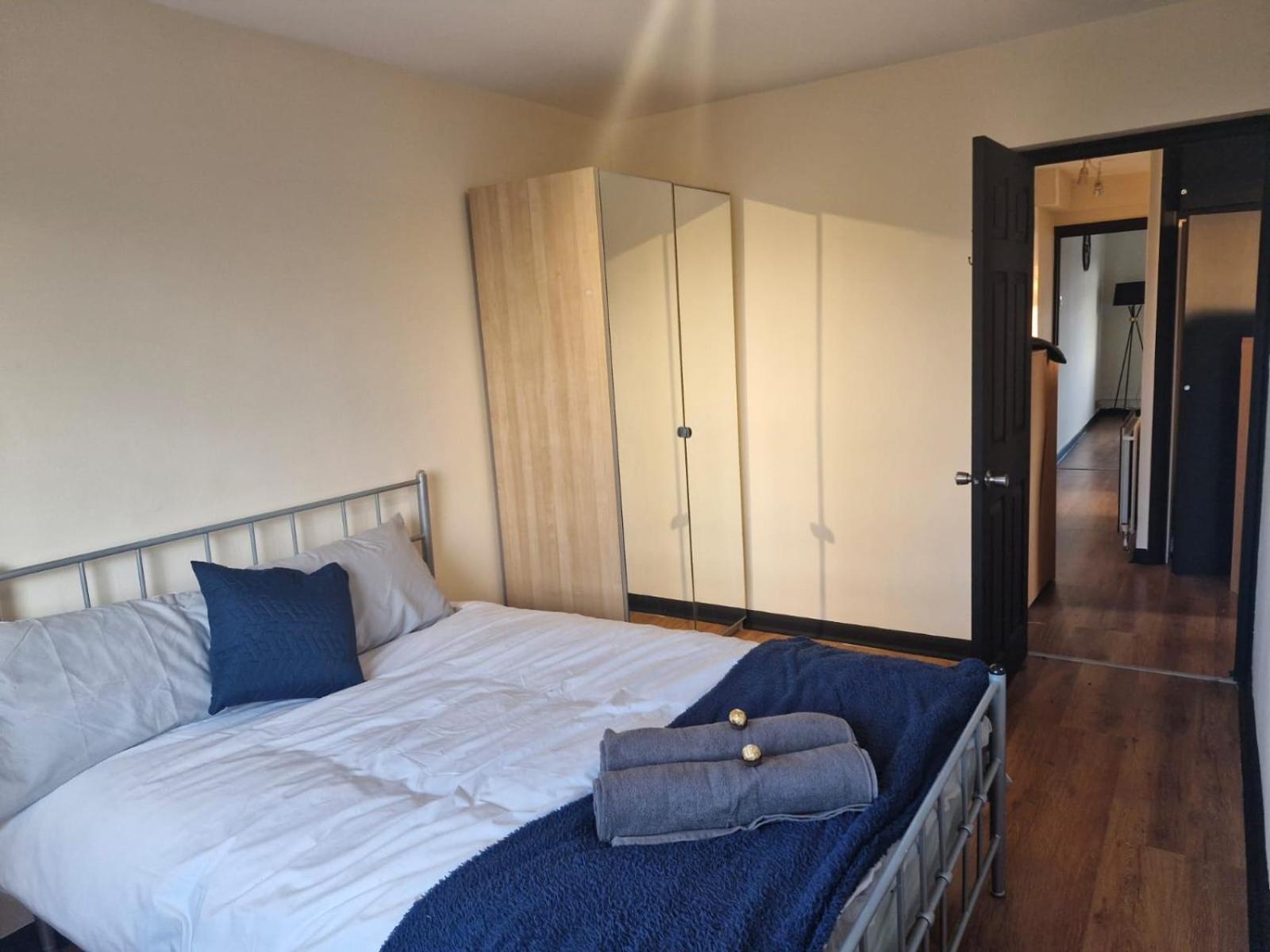 Apartamento Elegant & Spacious 2-bedroom In Wimbledon *
