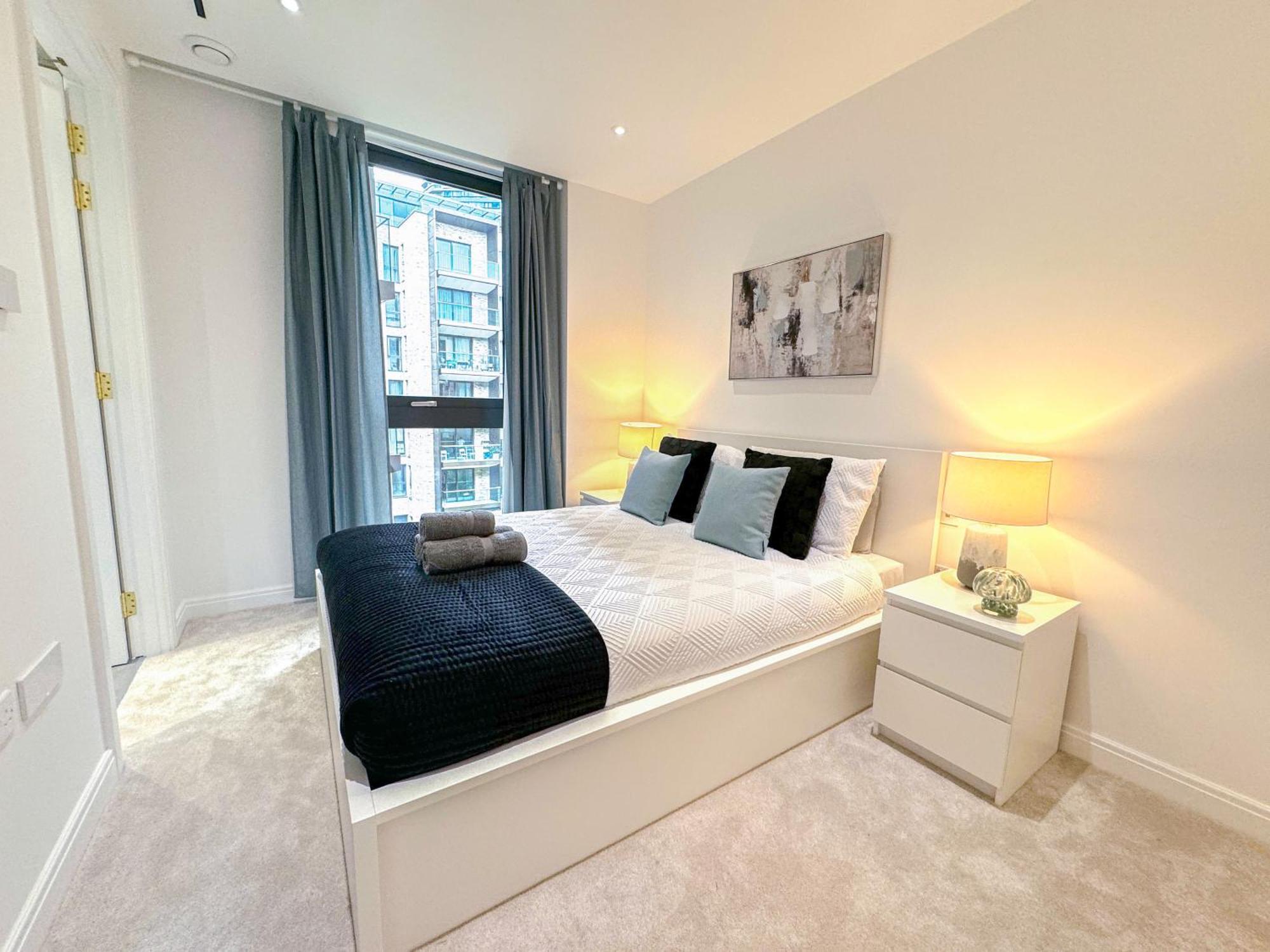 Lavish 2 Bedroom Flat With Private Balcony In Clerkenwell, Barbican